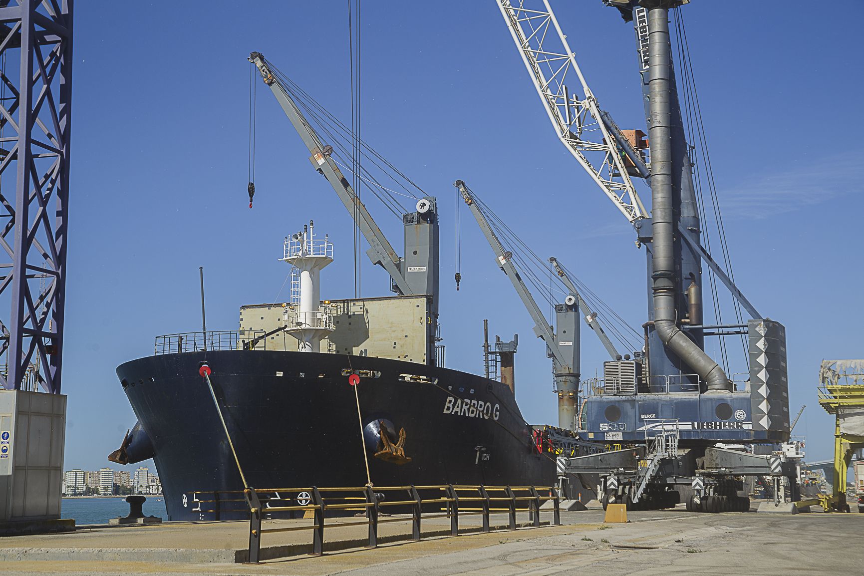 Puerto de Cadiz Cabezuela graneles