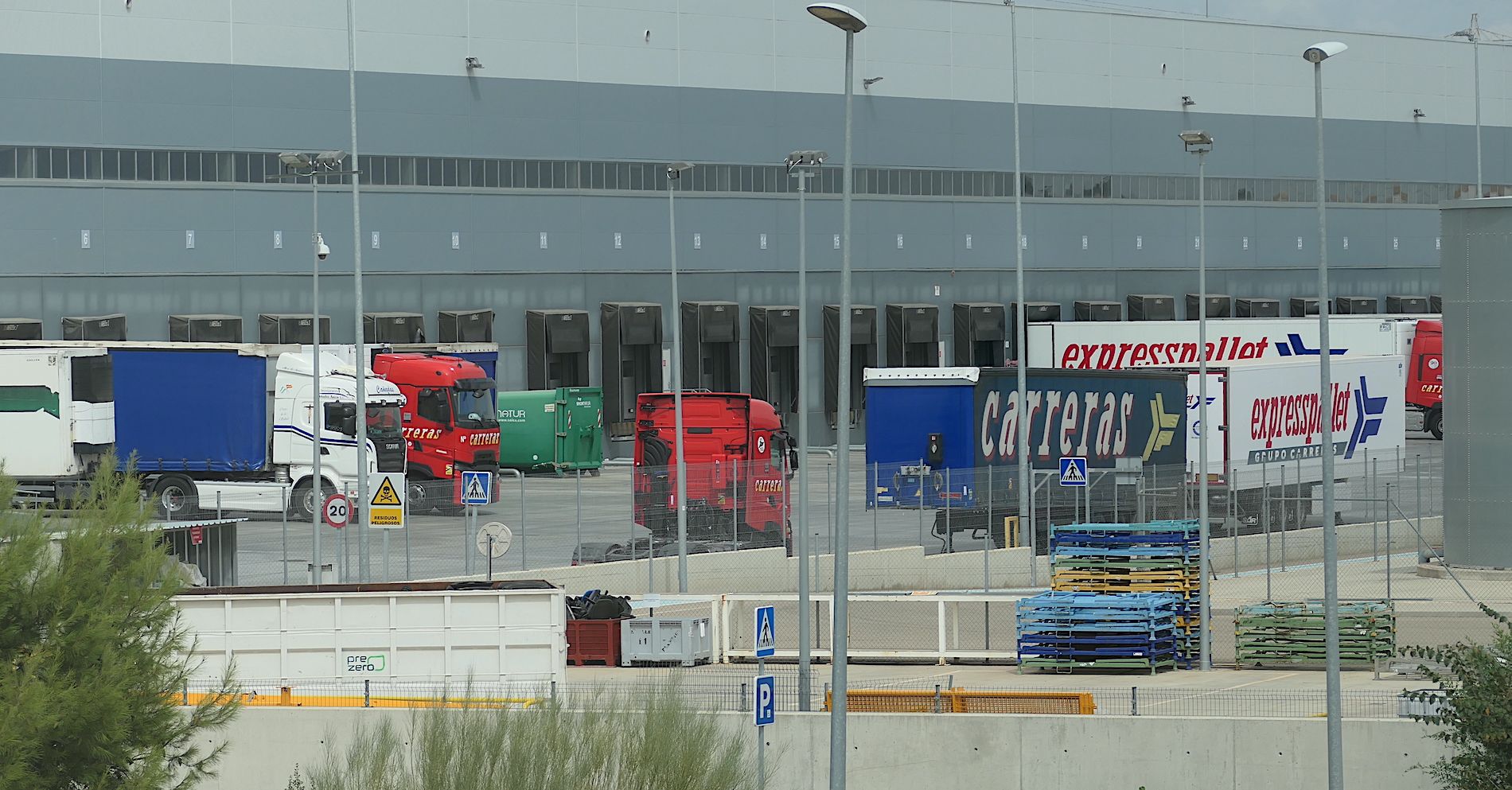 El sector se prepara para el pico estacional de fin de año.