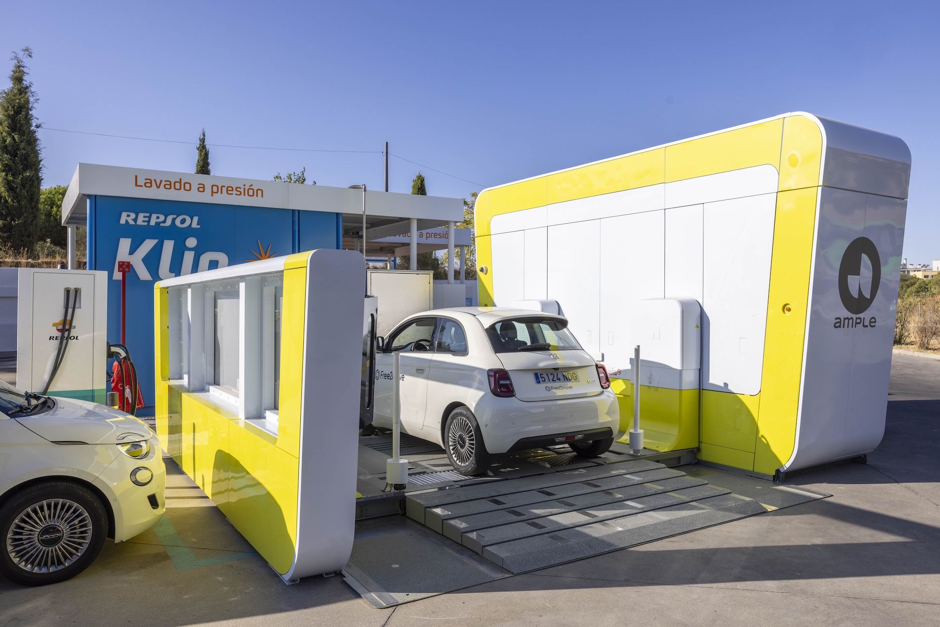 Estacion intercambio baterias Repsol Ample Madrid
