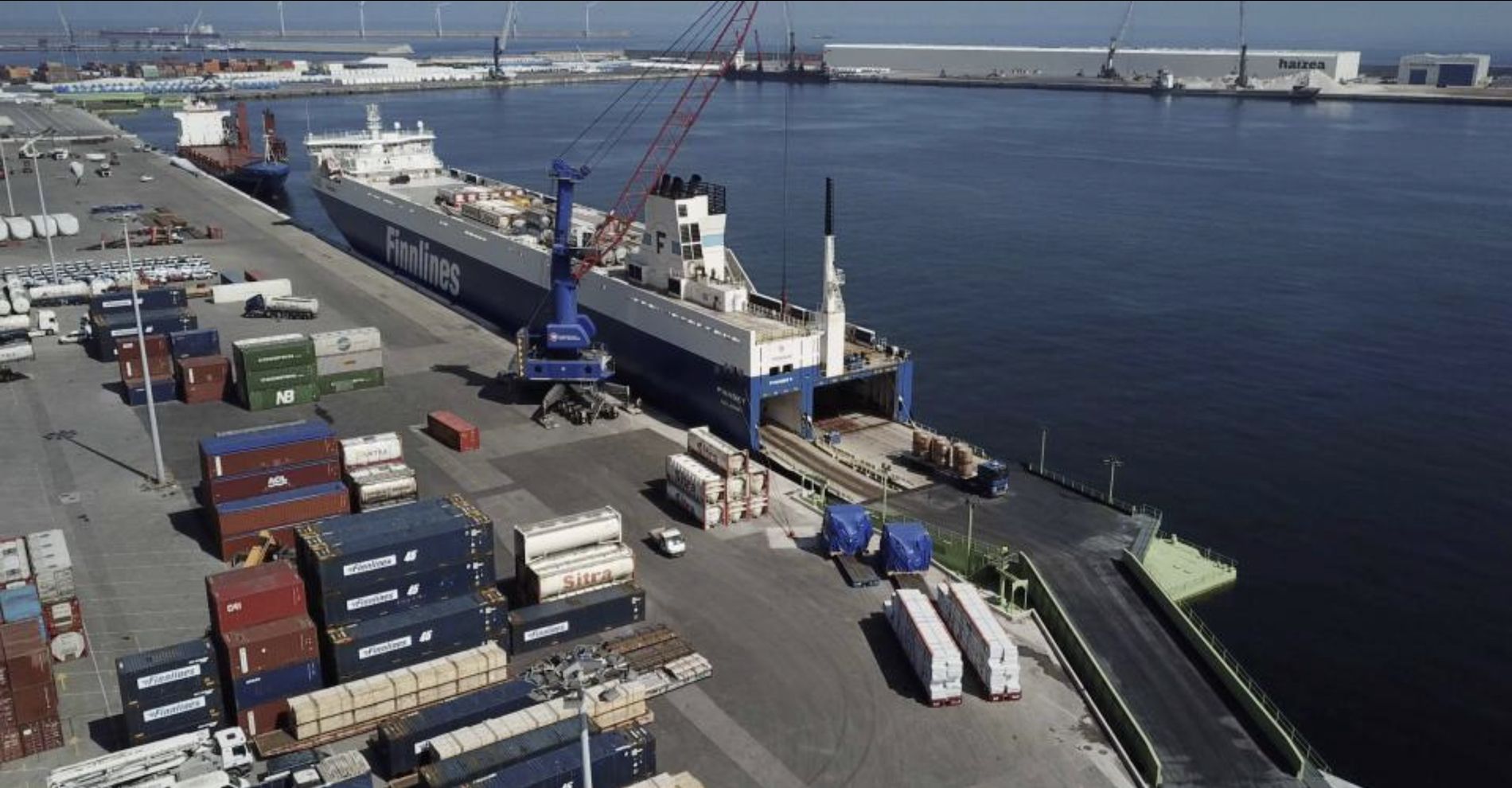 operaciones de Toro y Betolaza en el puerto de Bilbao