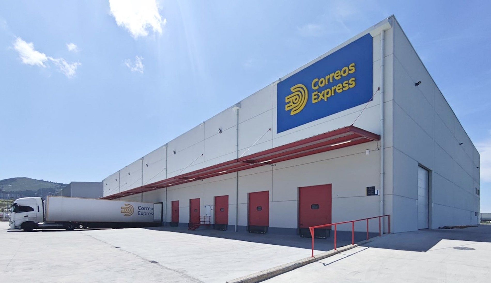 Nave Correos Express Santander