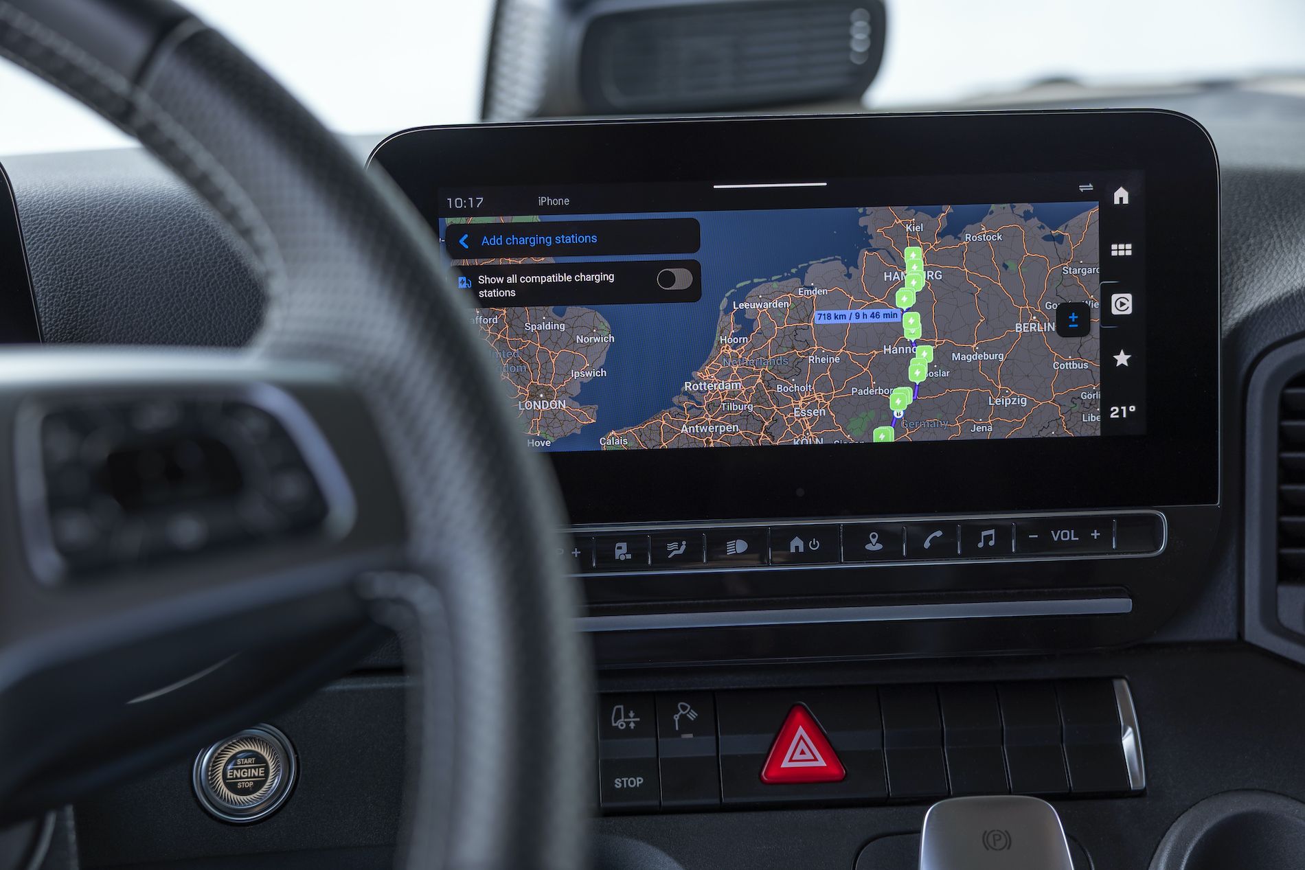 La navegación integrada incorpora información de ruta del sistema de navegación. La navegación integrada incorpora información de ruta del sistema de navegación.