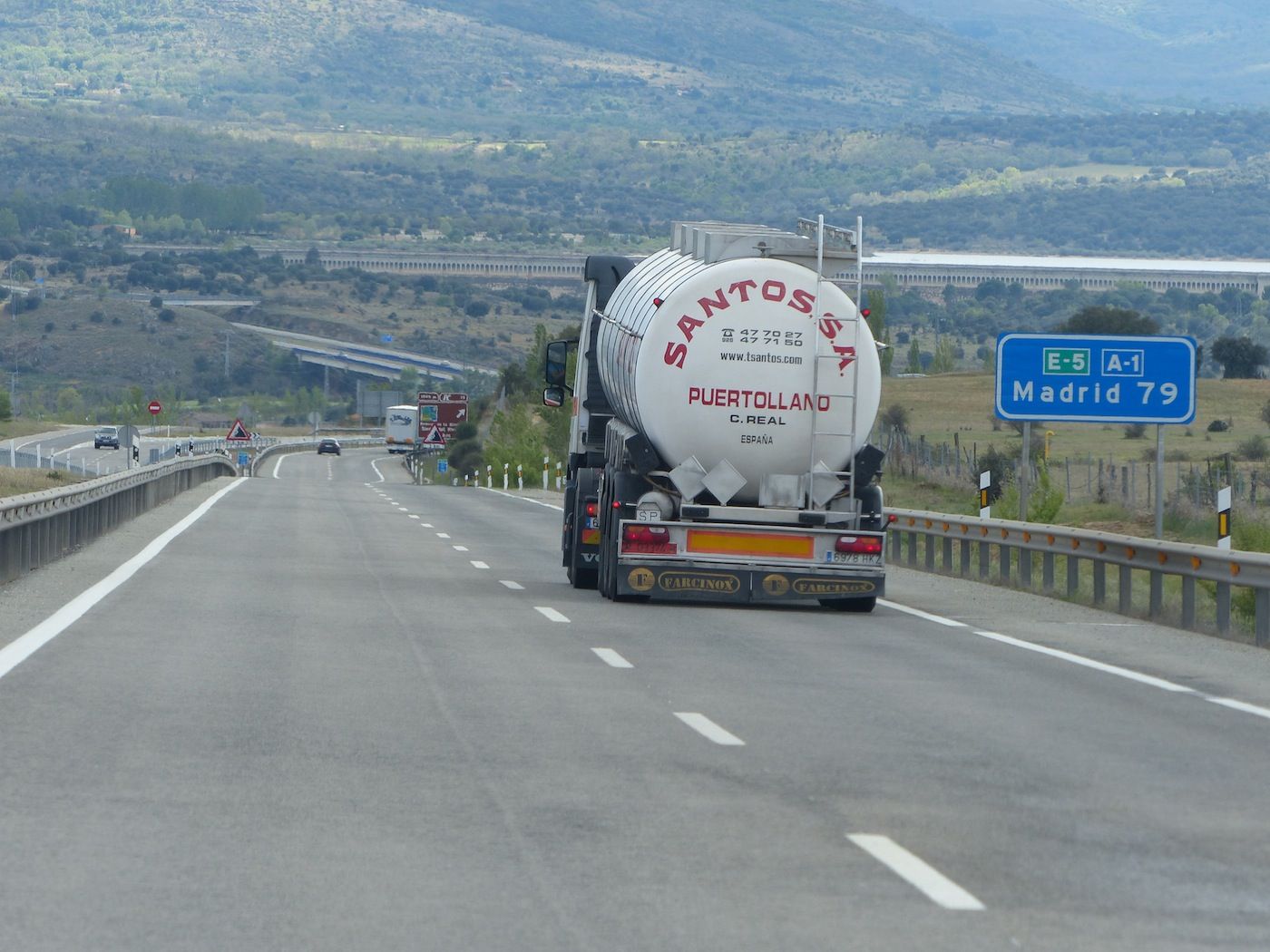 camion cisterna carretera N 1