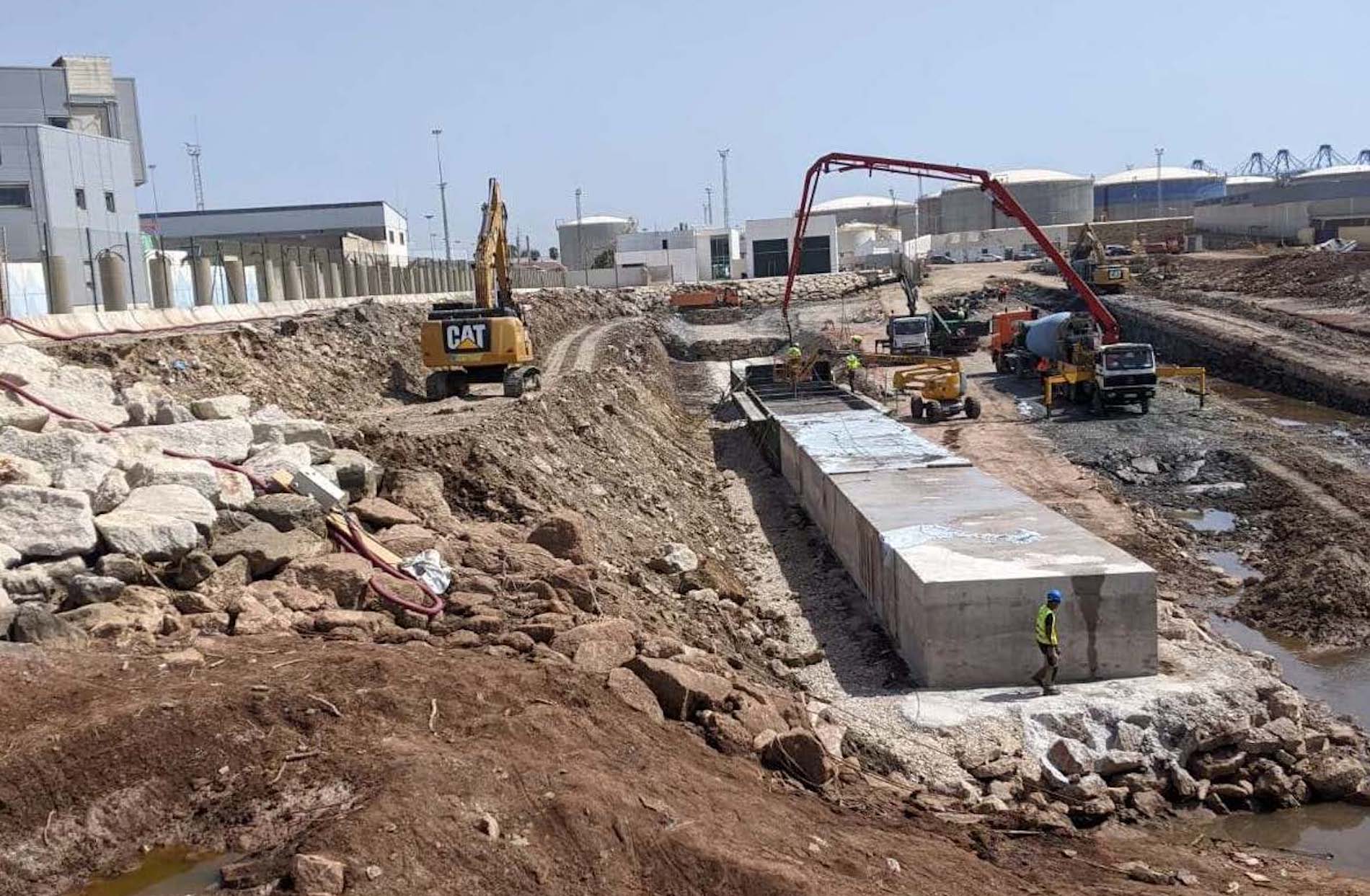 Construcción en seco del nuevo muelle