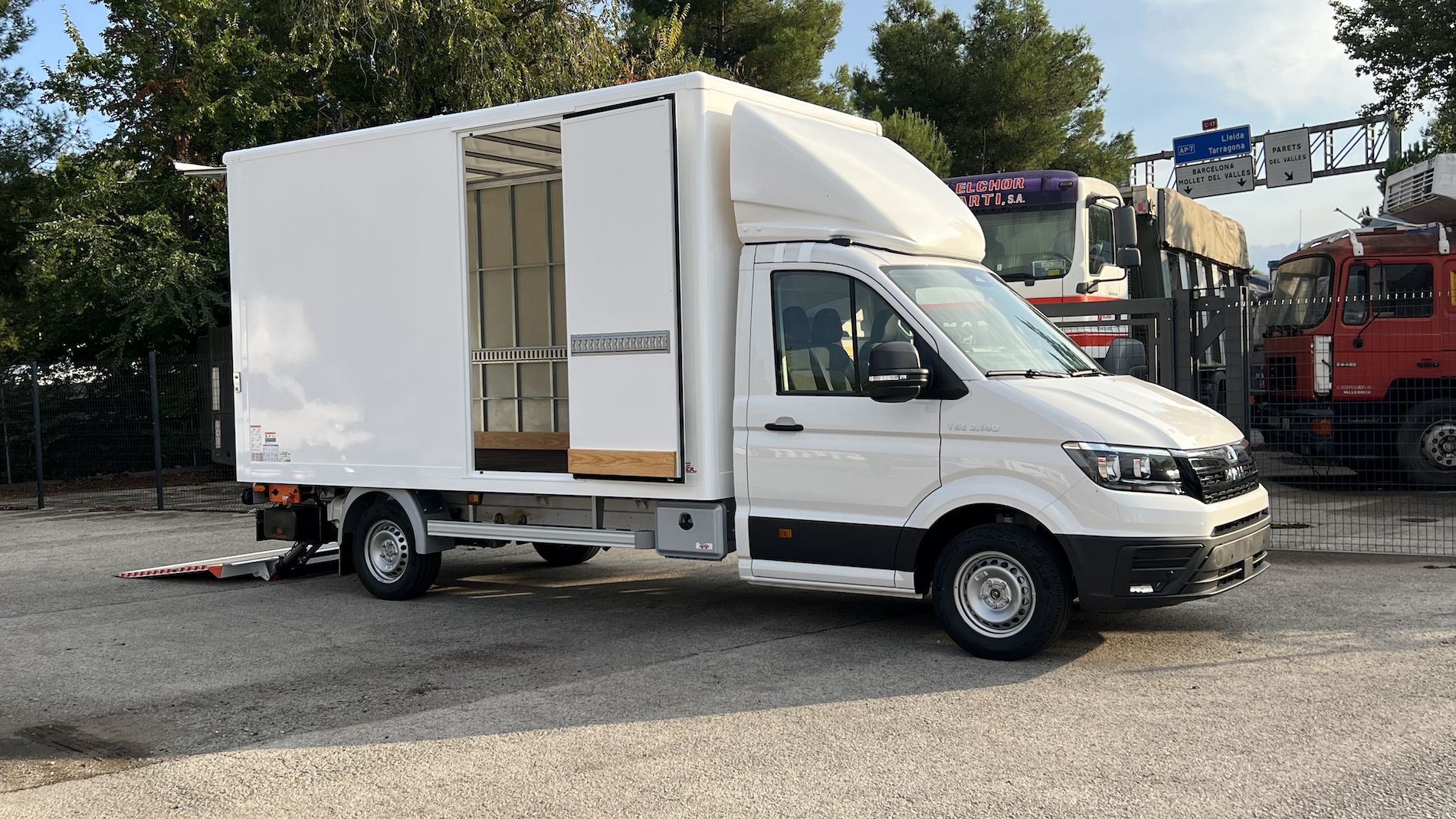 Carrocería paquetera en poliéster de Sanca.
