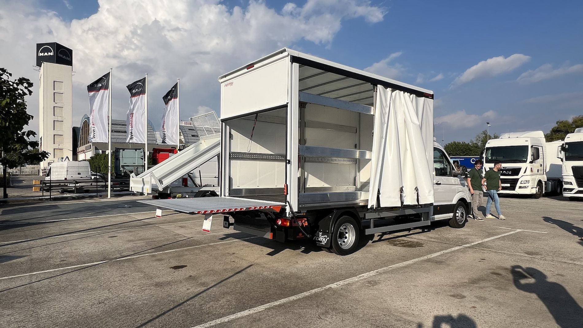 Lonas correderas aligerada de Carrocerías Romu.