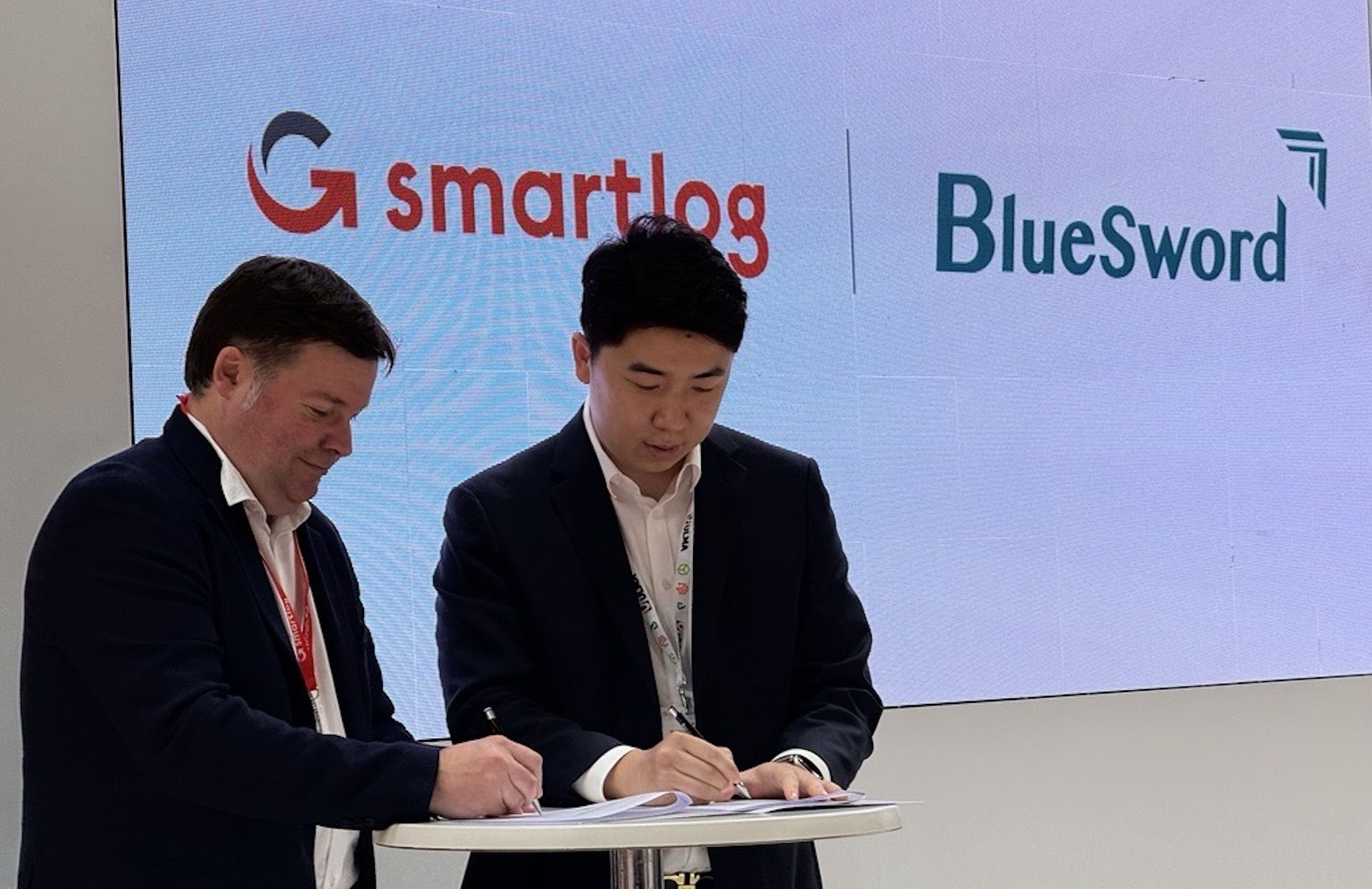 Smartlog y BlueSword