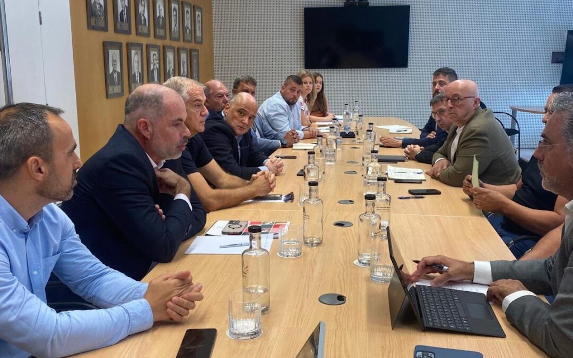 reunion trafico cereales puerto tenerife octubre 2025