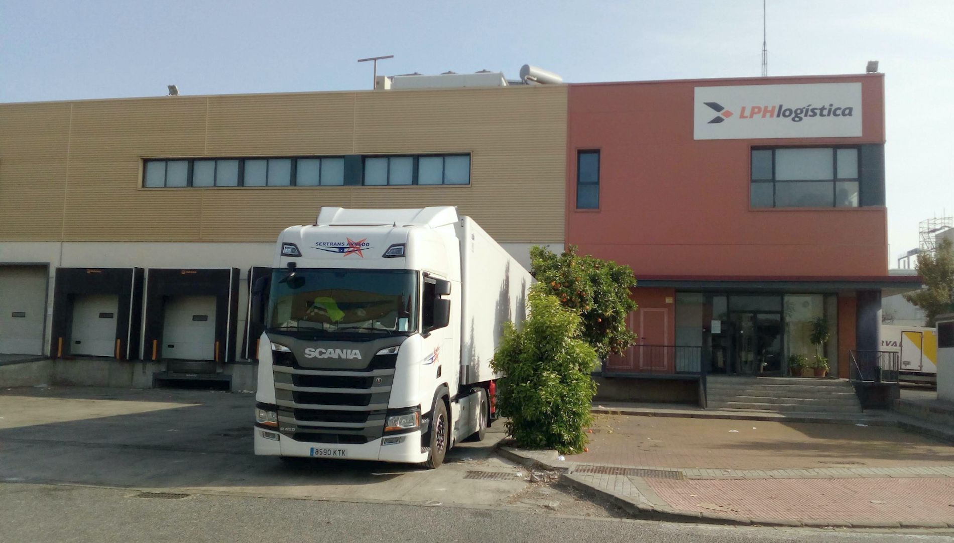 Linstalaciones LPH Logistica en Sevilla