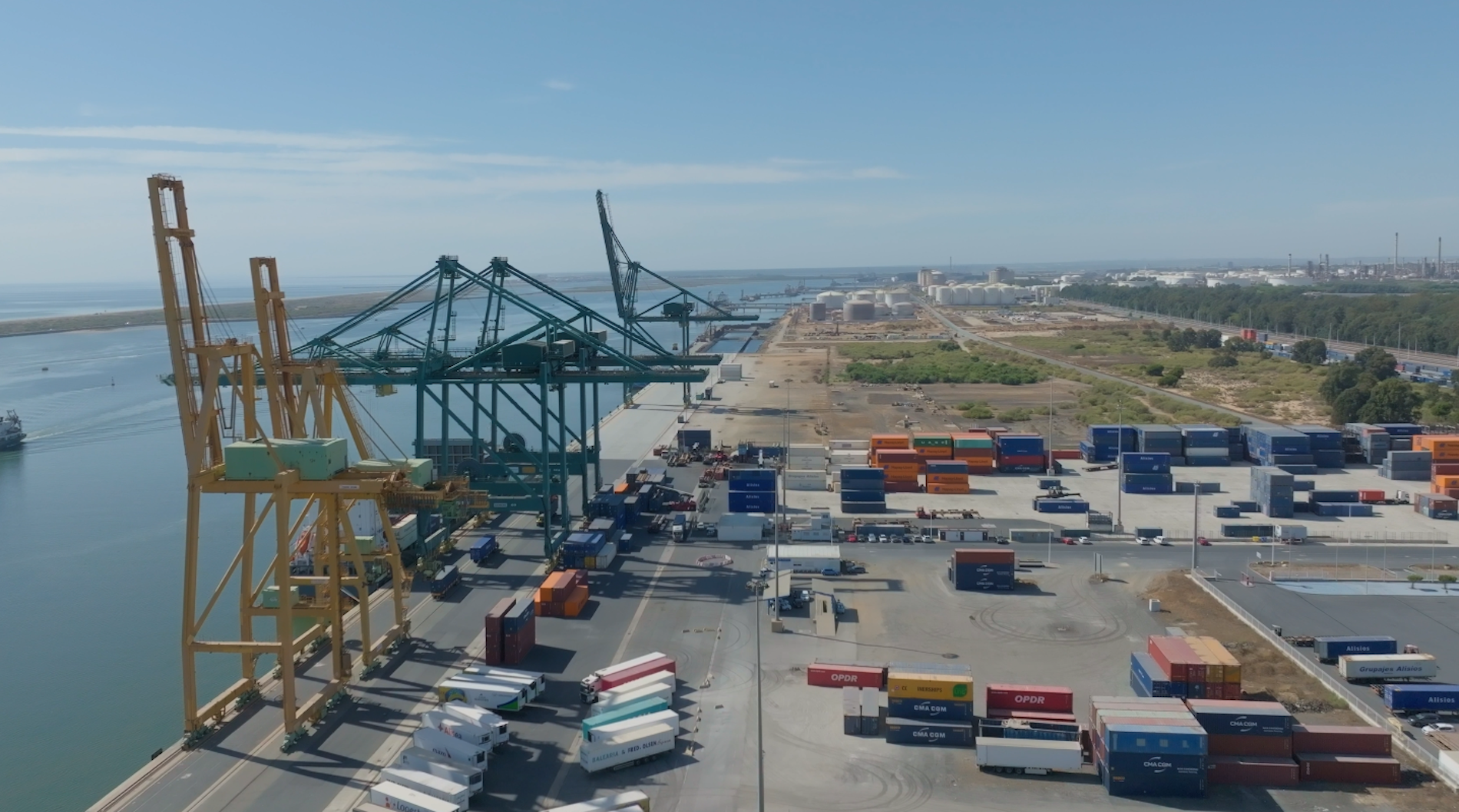 Panoramica Muelle Sur puerto Huelva
