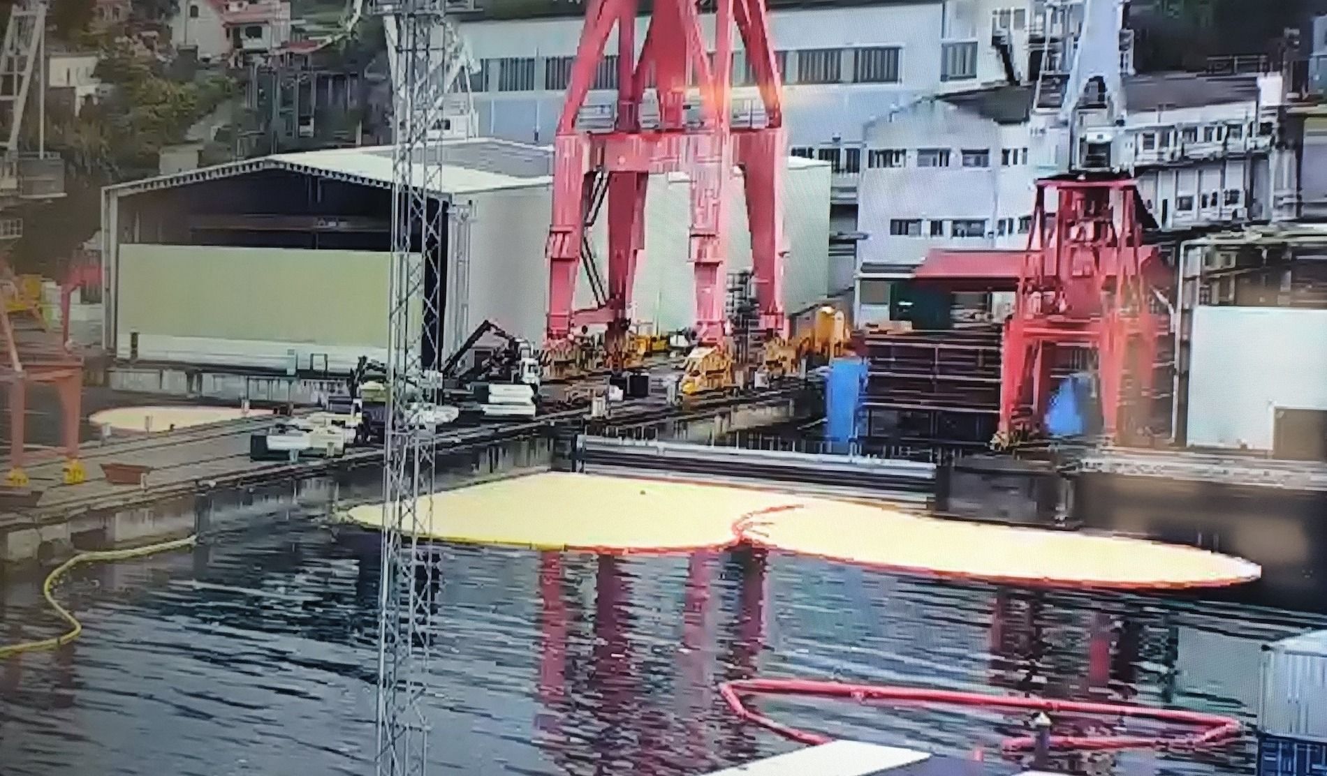 vertido aceite palma puerto vigo octubre 2025