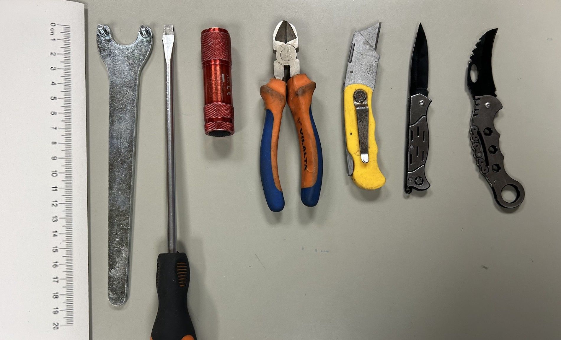 material supuestos loneros mossos noviembre 2025