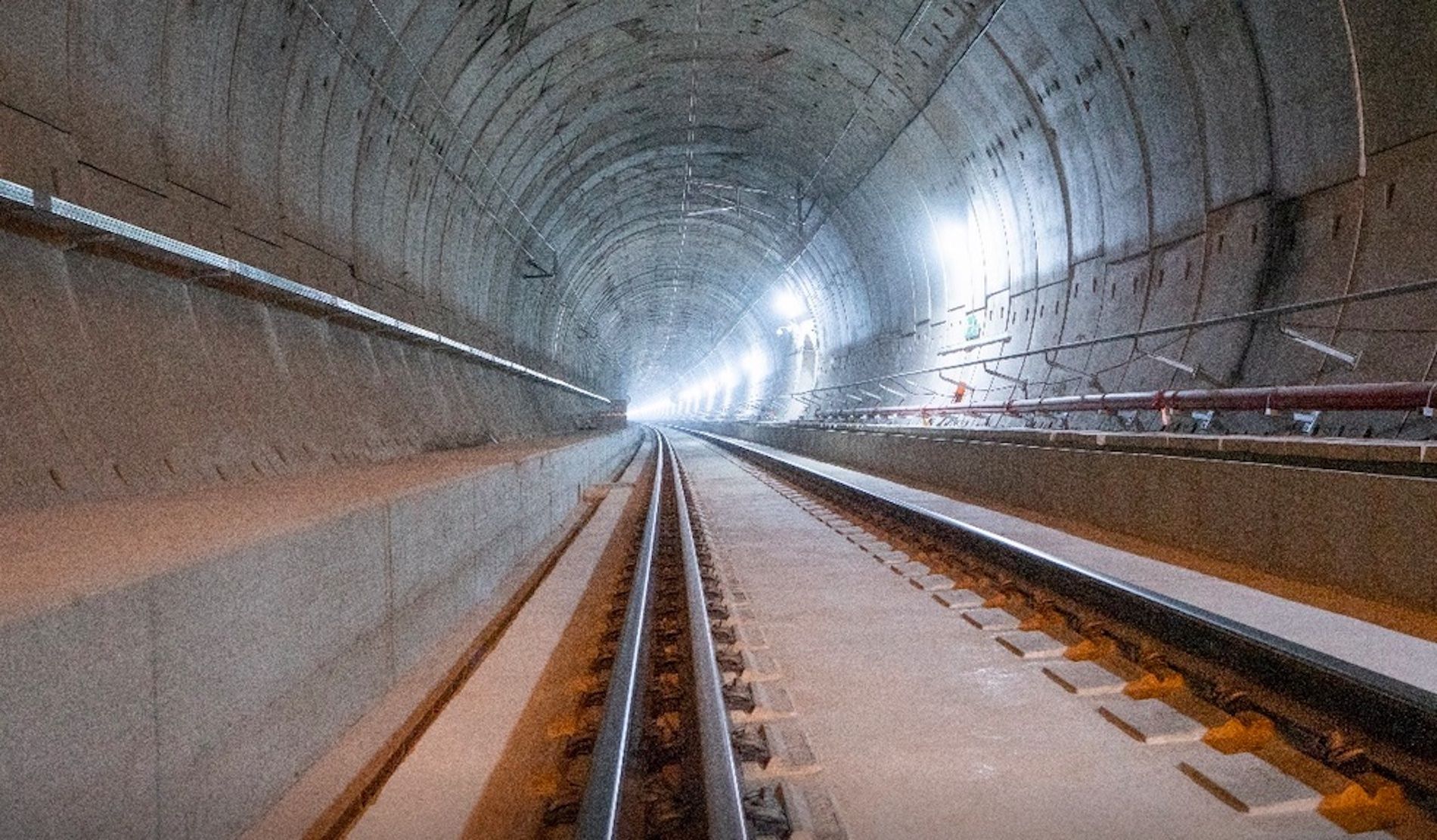 La Variante de Pajares tiene doce túneles.