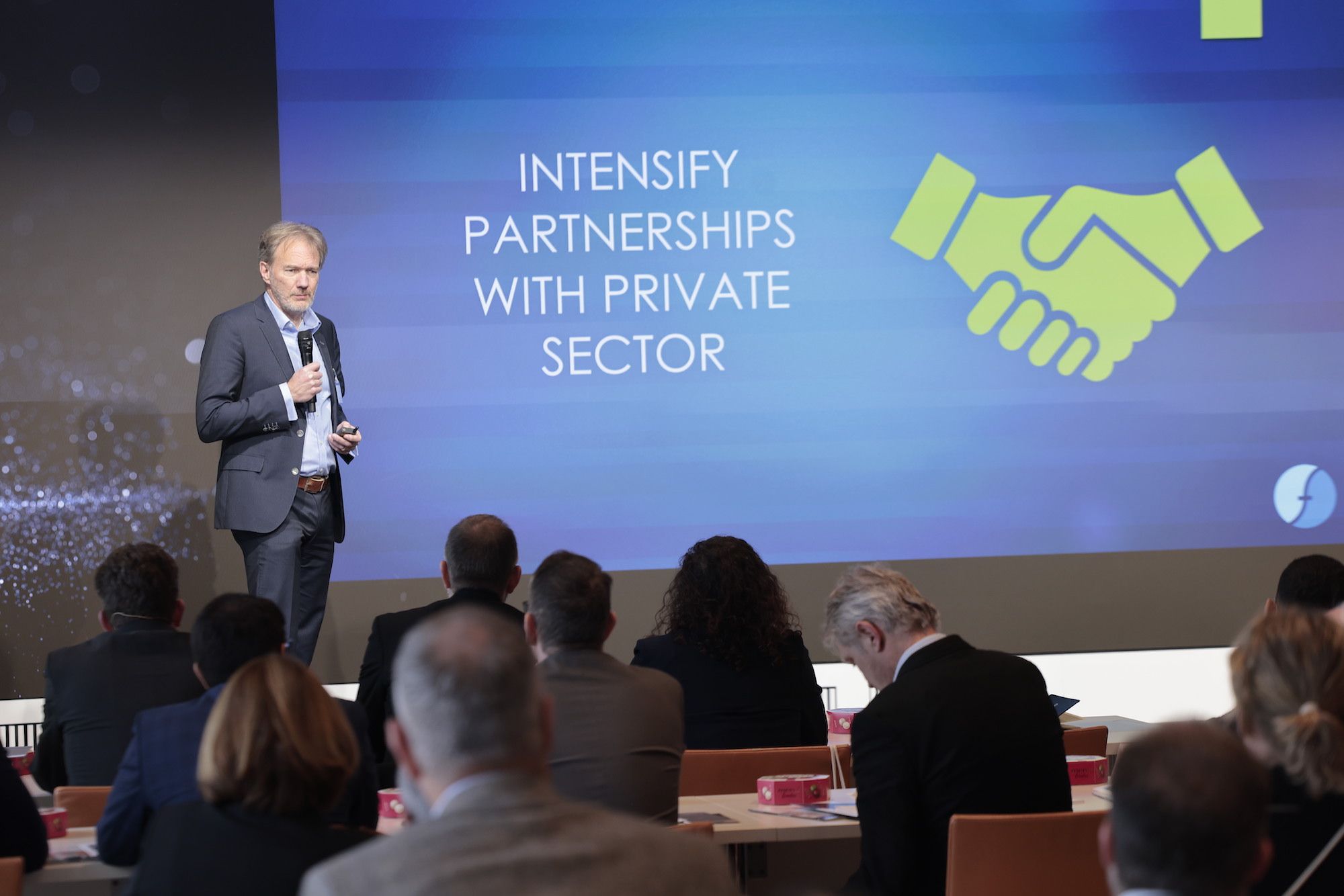 presentacion del estudio The Future of Humanitarian Logistics presentacion del estudio The Future of Humanitarian Logistics