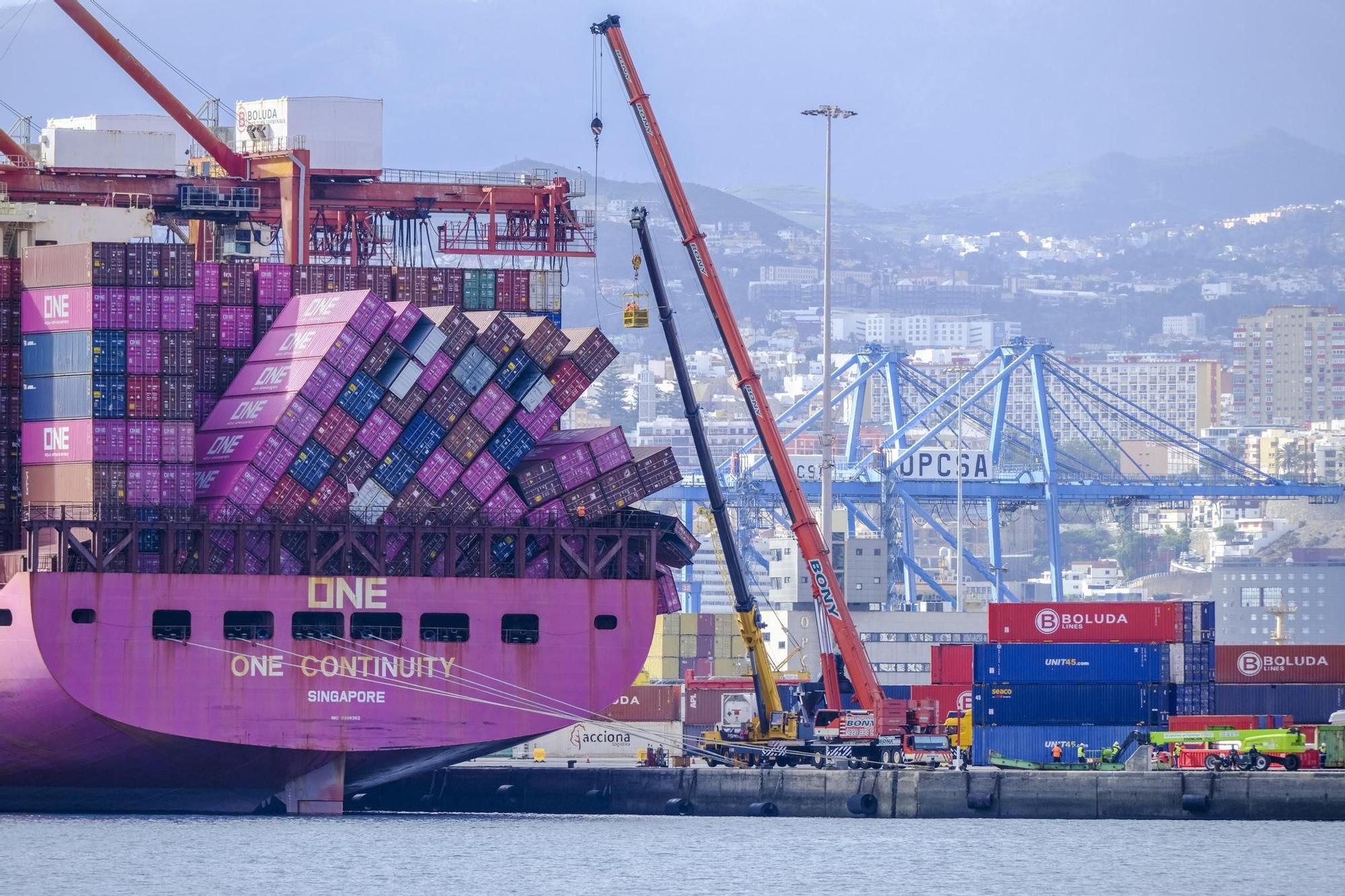 portacontenedores one continuity en el puerto de Las Palmas portacontenedores one continuity en el puerto de Las Palmas
