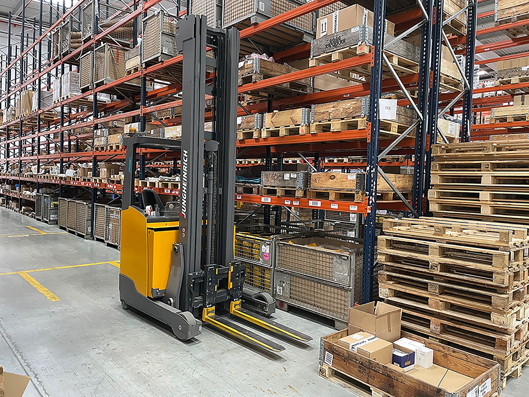 El centro cuenta con 1.700 m2 y capacidad para unas 8.000 unidades de almacenamiento.