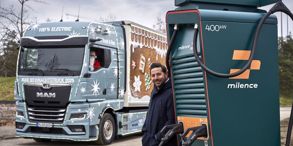Camion navideño MAN estacion recarga Camion navideño MAN estacion recarga