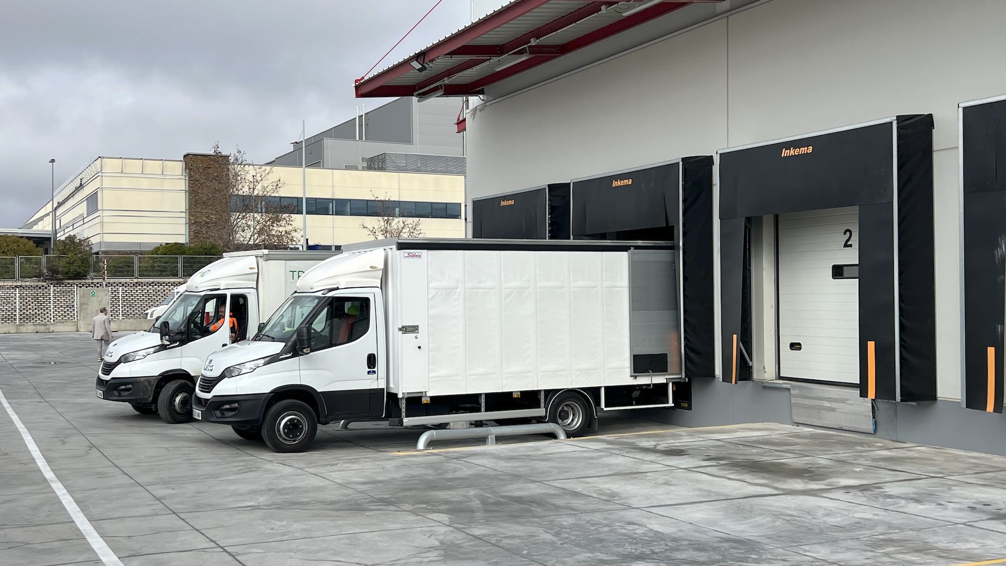 furgonetas distribucion en muelles almacen Iveco Daily Carreras Valladolid furgonetas distribucion en muelles almacen Iveco Daily Carreras Valladolid