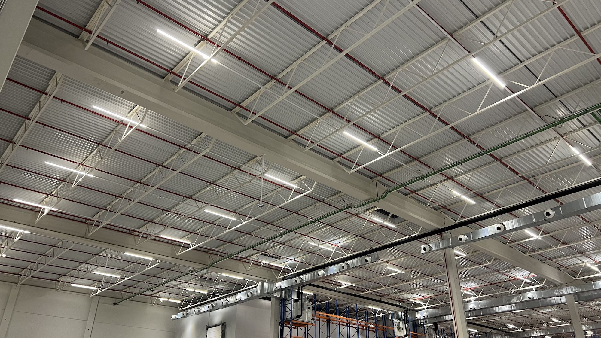 No se han montado lucernarios, dentro de un planteamiento innovador de economía circular. No se han montado lucernarios, dentro de un planteamiento innovador de economía circular.