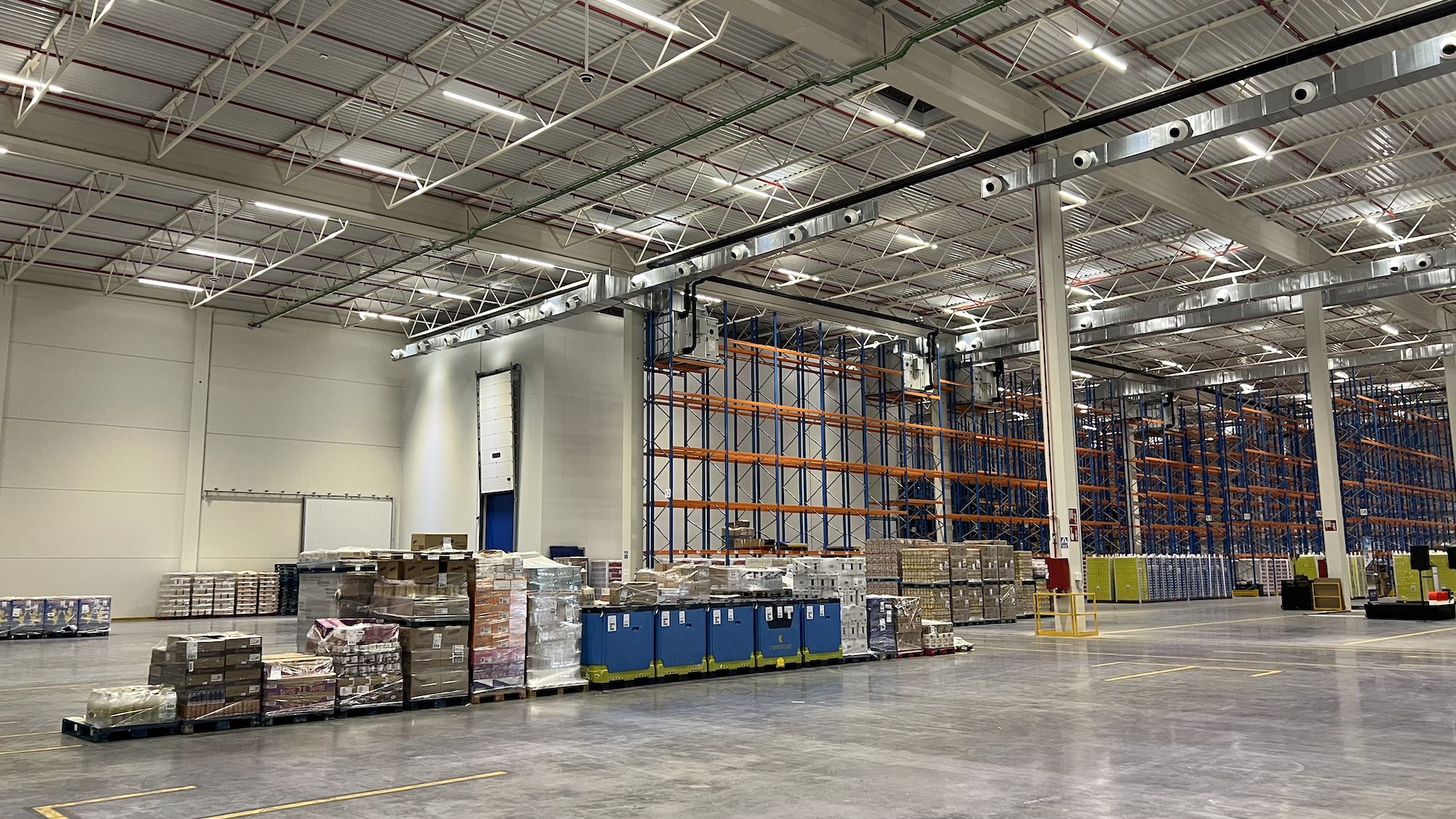 La nave de Carreras en Valladolid tiene una capacidad para 12.000 huecos palet. La nave de Carreras en Valladolid tiene una capacidad para 12.000 huecos palet.