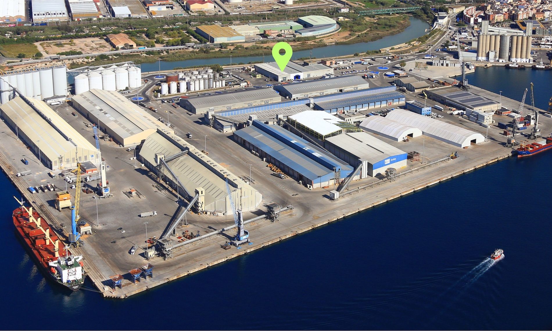 La actuación dejará listas las tres edificaciones para la posterior colocación de las placas solares.