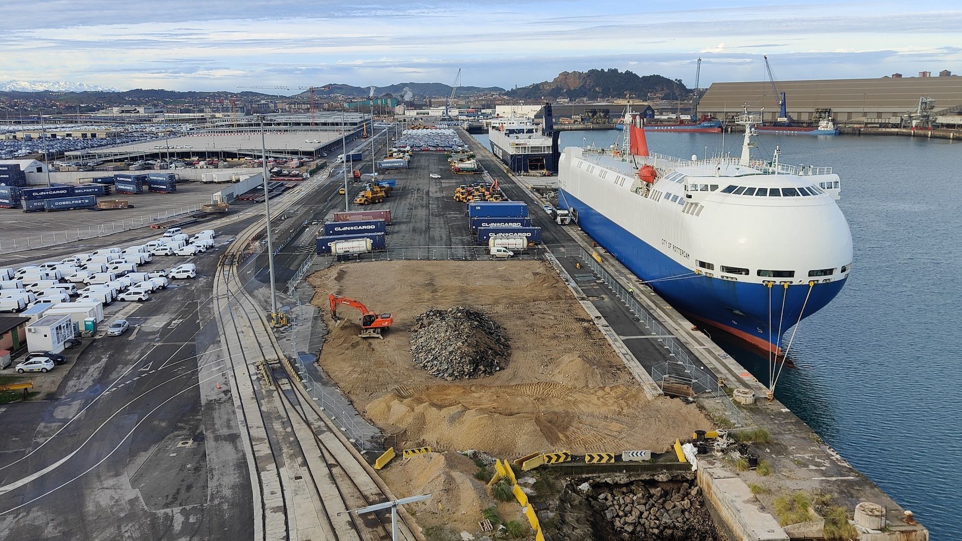 Obras del muelle Raos 8 en el puerto de Santander