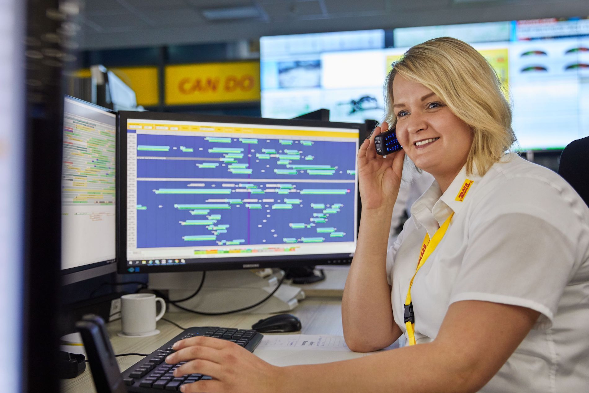 Trabajadora gestion DHL Trabajadora gestion DHL