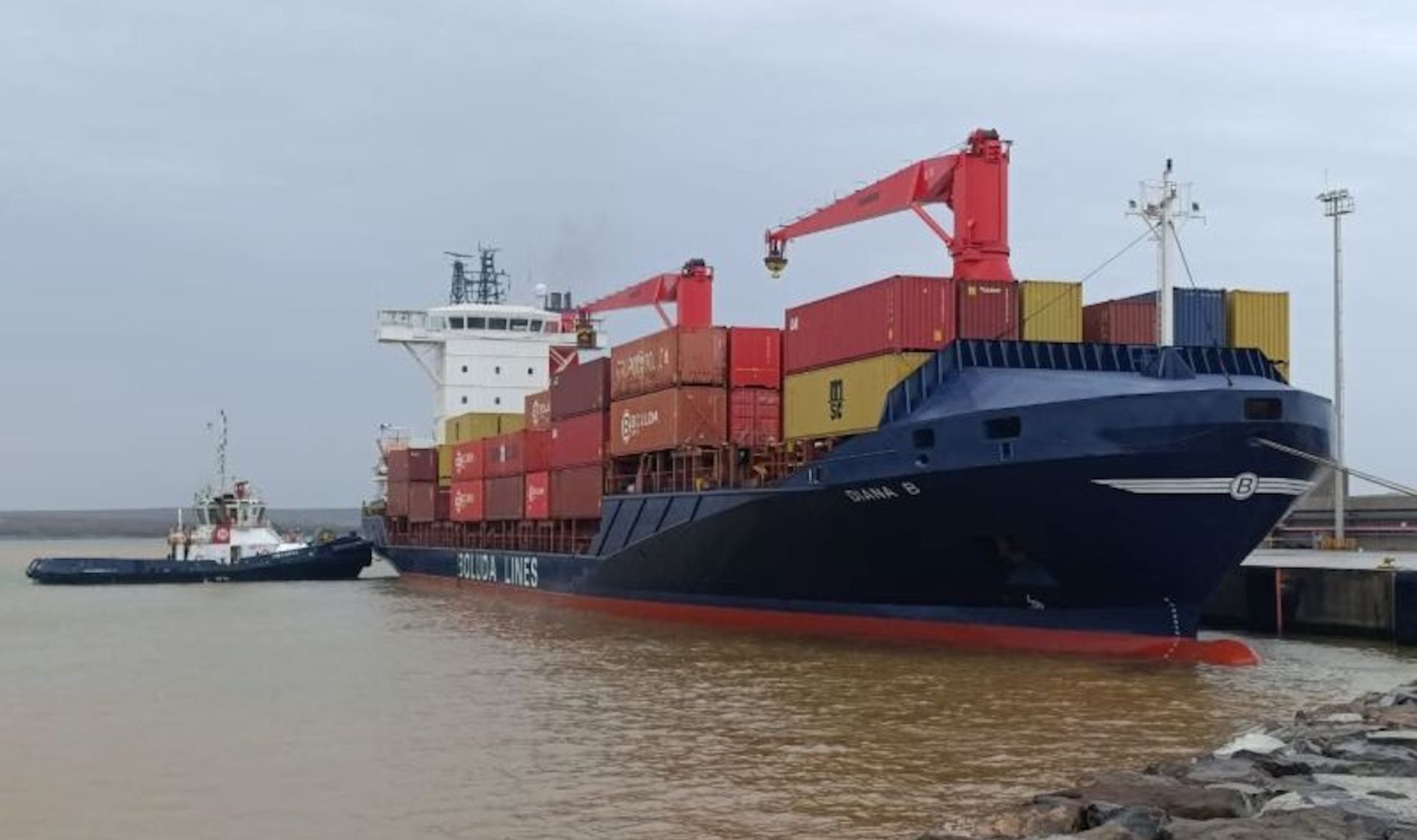 portacontenedores boluda