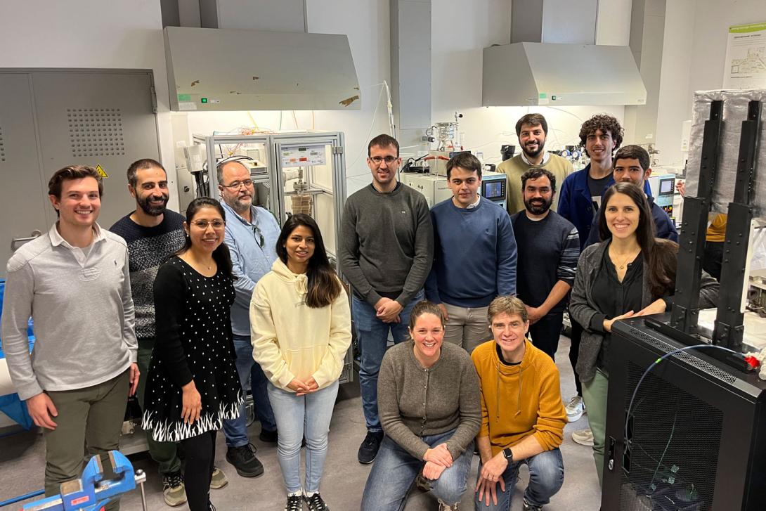 El proceso permite reducir los costes del proceso mediante la integración, en un único sistema, de las dos tecnologías.