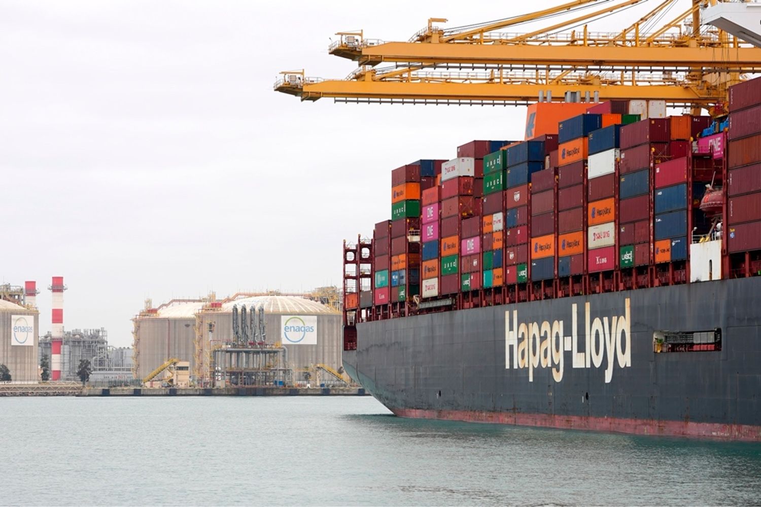 Buque Hapag Lloyd puerto Barcelona Buque Hapag Lloyd puerto Barcelona