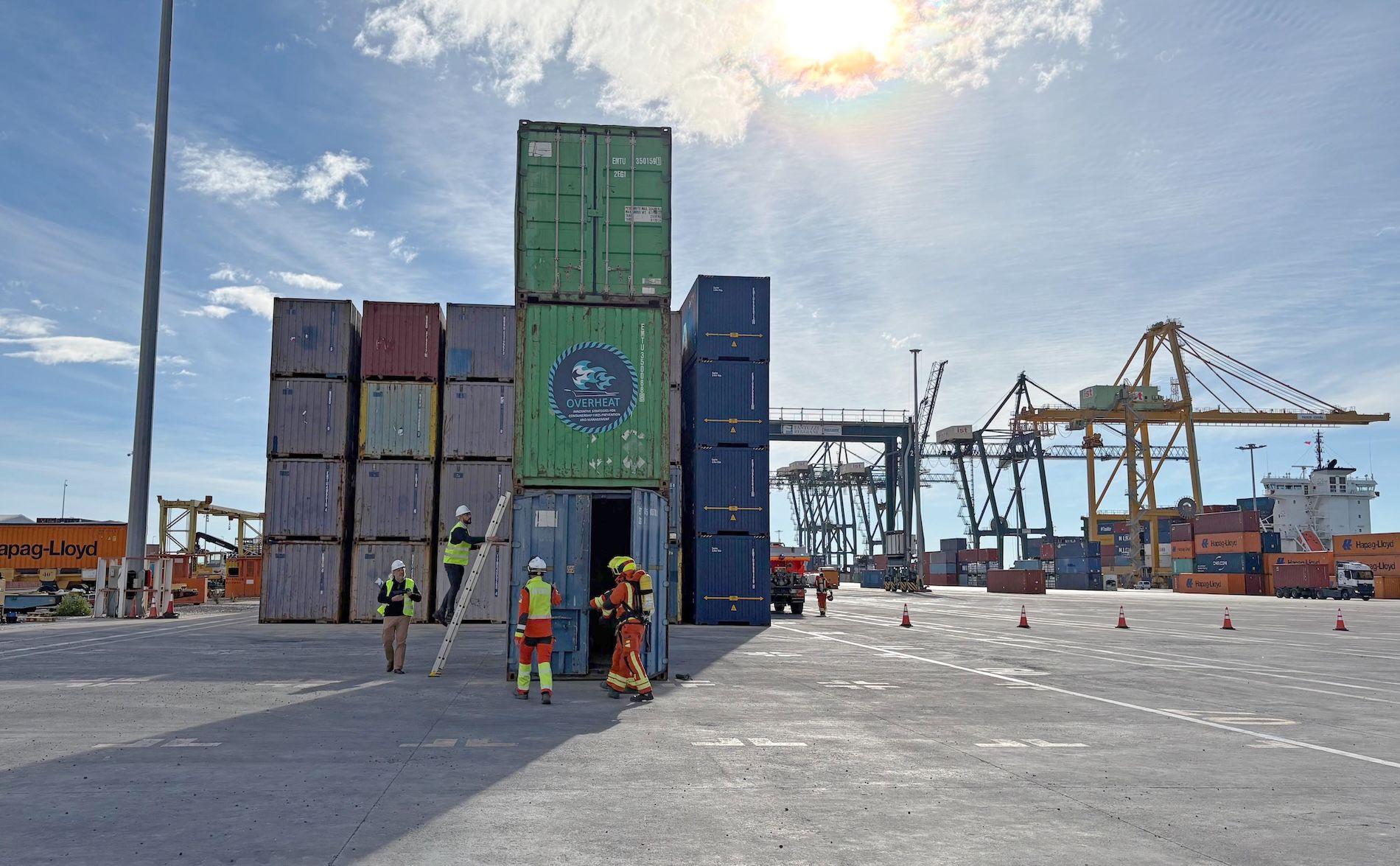 Durante la demostración, se han llevado a cabo dos pruebas diferenciadas dentro de una zona acotada en el patio de la terminal.