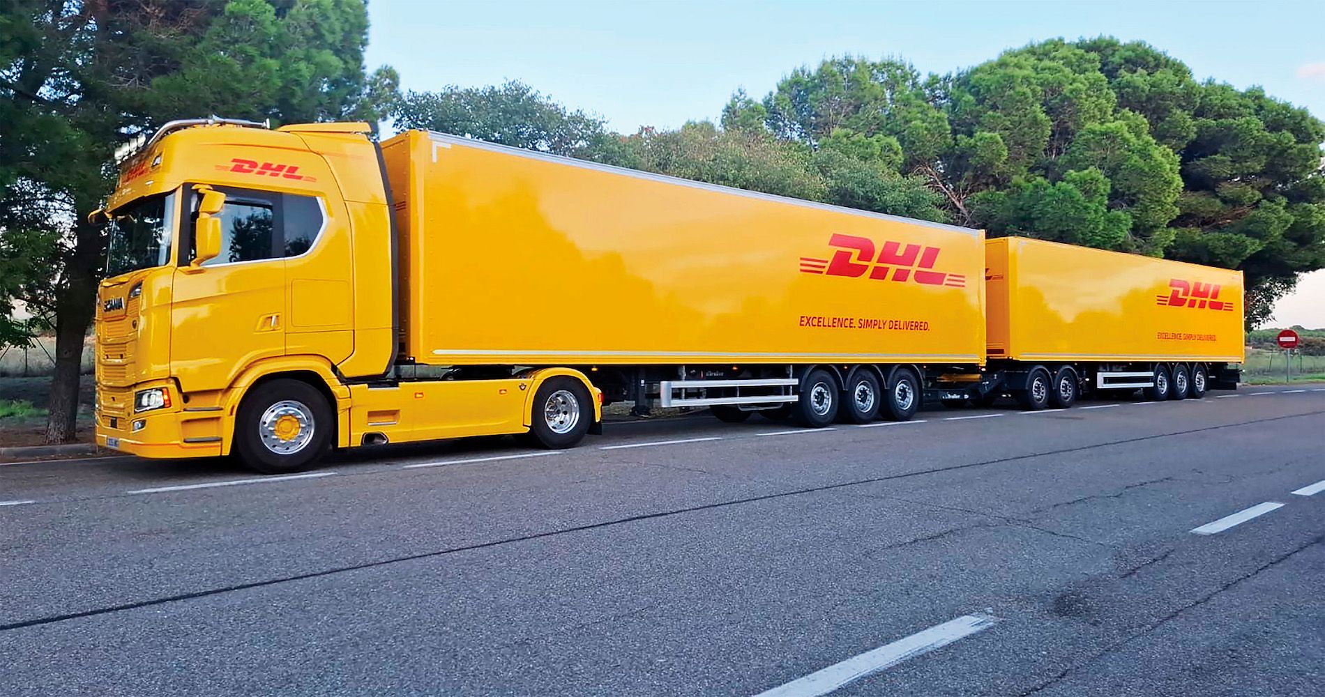 Duotrailer DHL eCommerce Duotrailer DHL eCommerce
