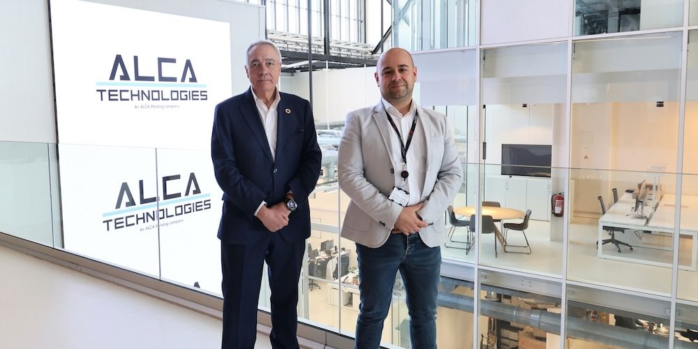El presidente ejecutivo del CZFB, Pere Navarro, ha dado la bienvenida a Alessio Carignola, consejero delegado de Alca Tecnologies.