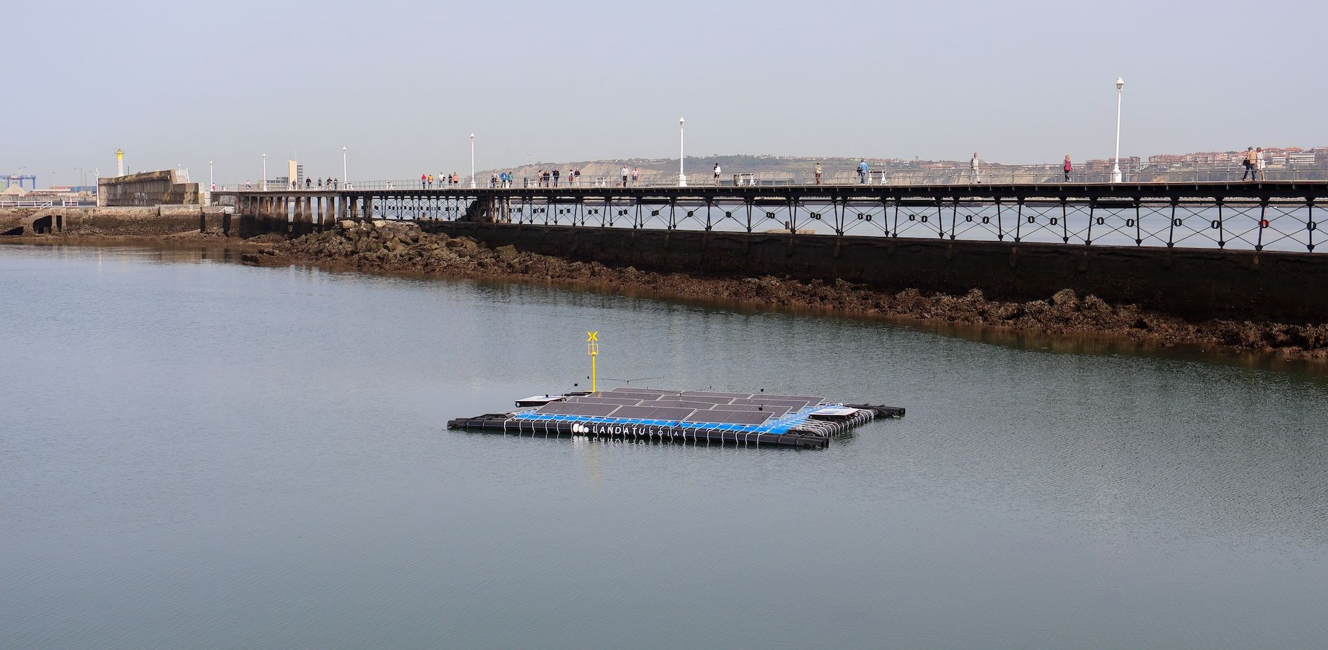 Se pretende verificar cómo afectan al sistema aspectos como el oleaje, el viento, la corrosión y la complejidad del anclaje.