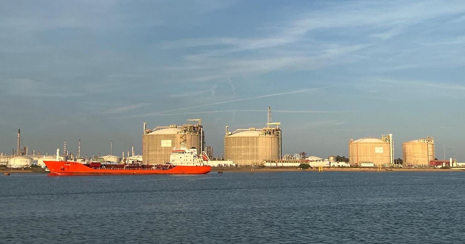 El puerto recupera la senda de crecimiento en el movimiento de productos energéticos, así como en la mercancía general.