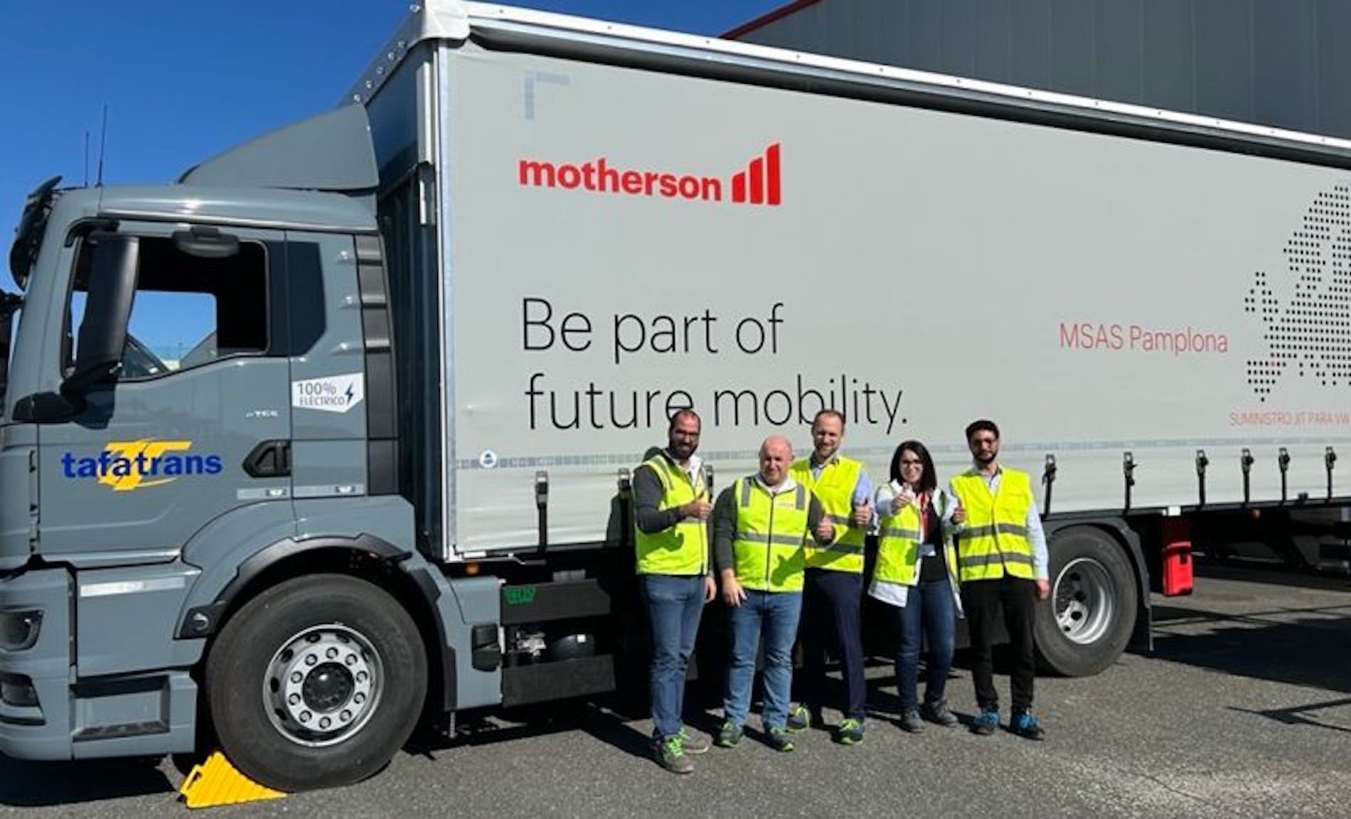 Grupo Tafatrans emplea cuatro camiones eléctricos en este servicio.