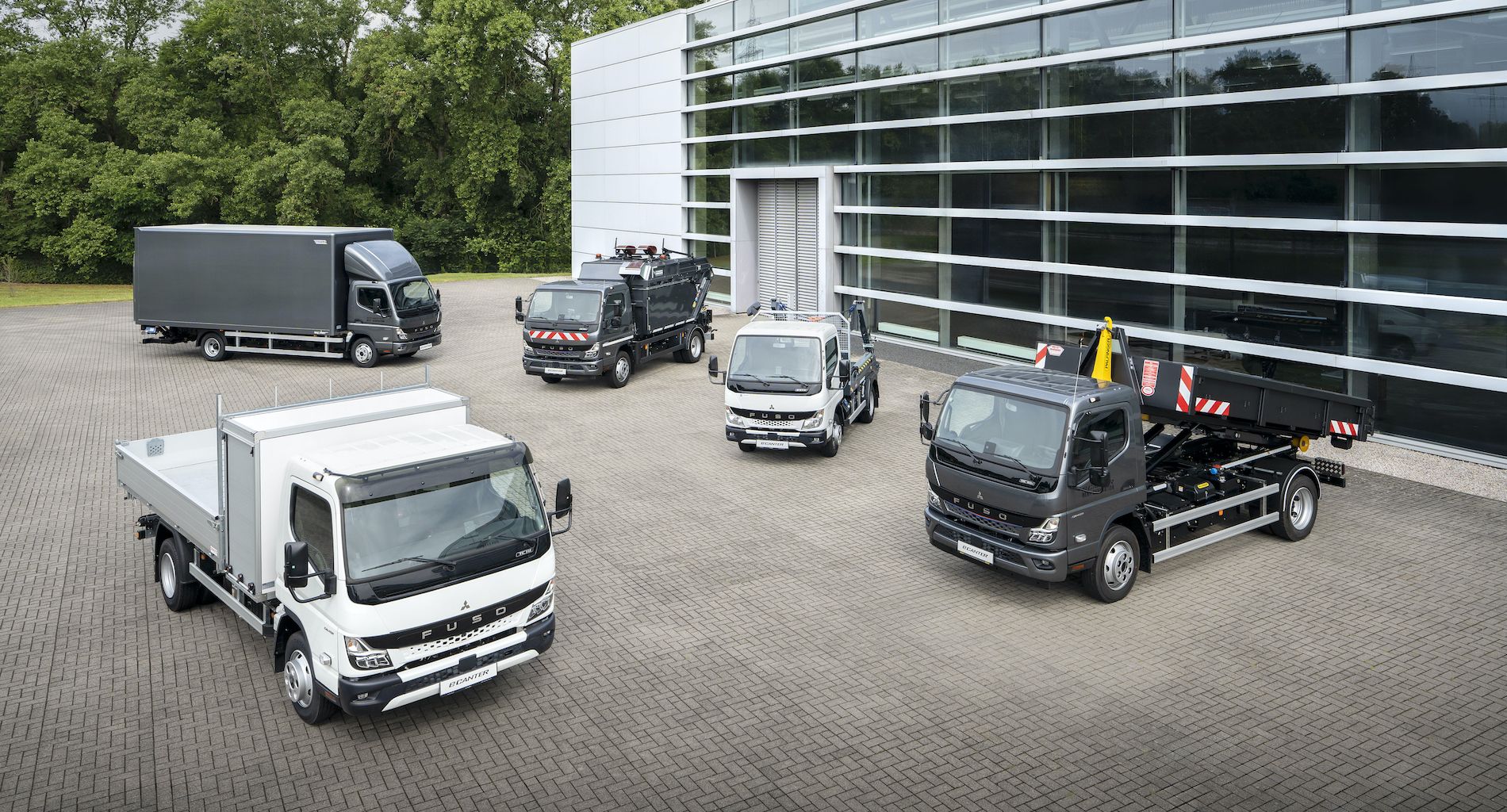 Mitsubishi Fuso e Hino Motors integran sus negocios el 1 de abril.