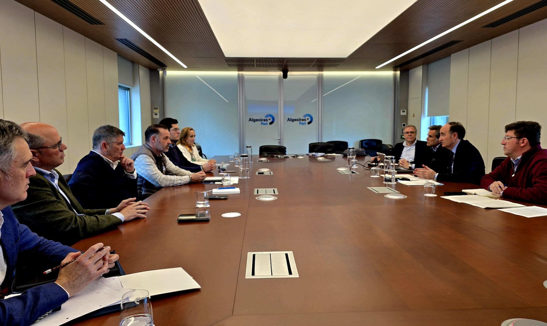 Reunion APBA y empresarios Reunion APBA y empresarios