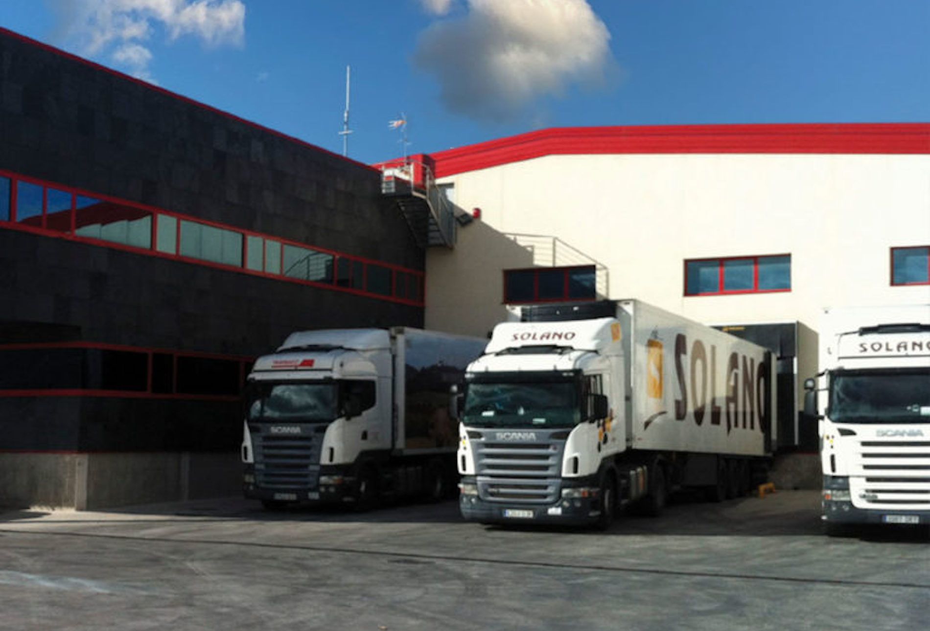 La navarra cuenta con flota propia de vehículos frigoríficos.