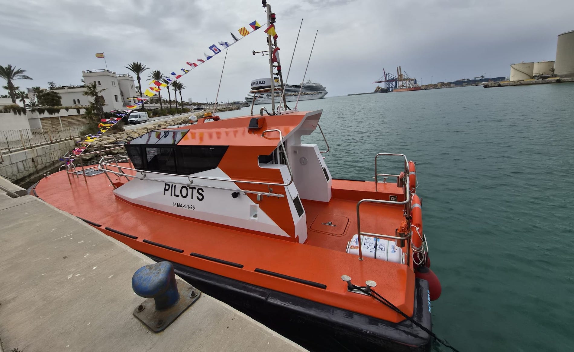 Este nuevo buque cuenta con 12,5 metros de eslora.