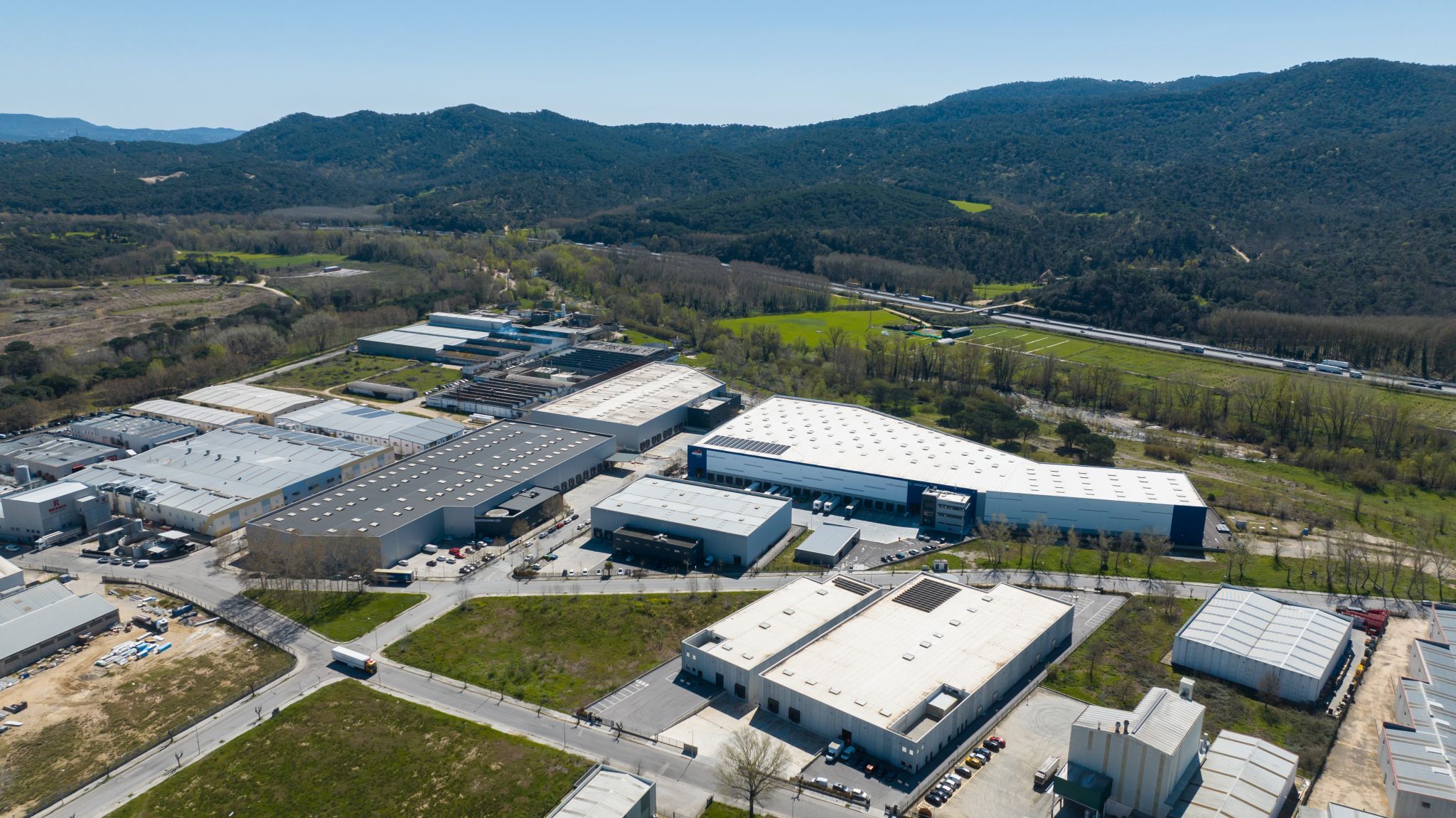 Nave Logicor Sant Feliu de Buixalleu