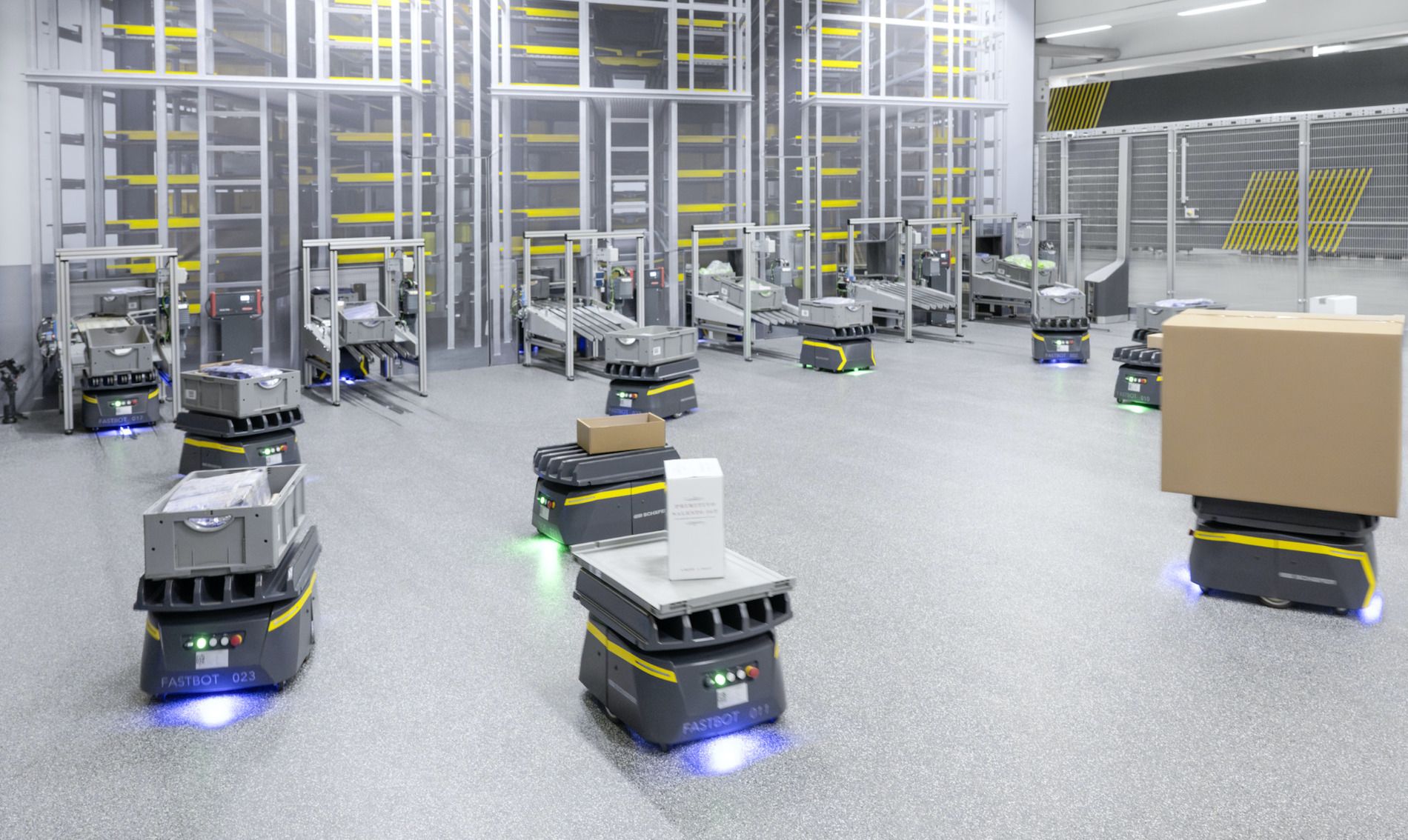 El sistema mueve una flota flexible e inteligentemente controlada de robots móviles que puede escalarse de forma dinámica.