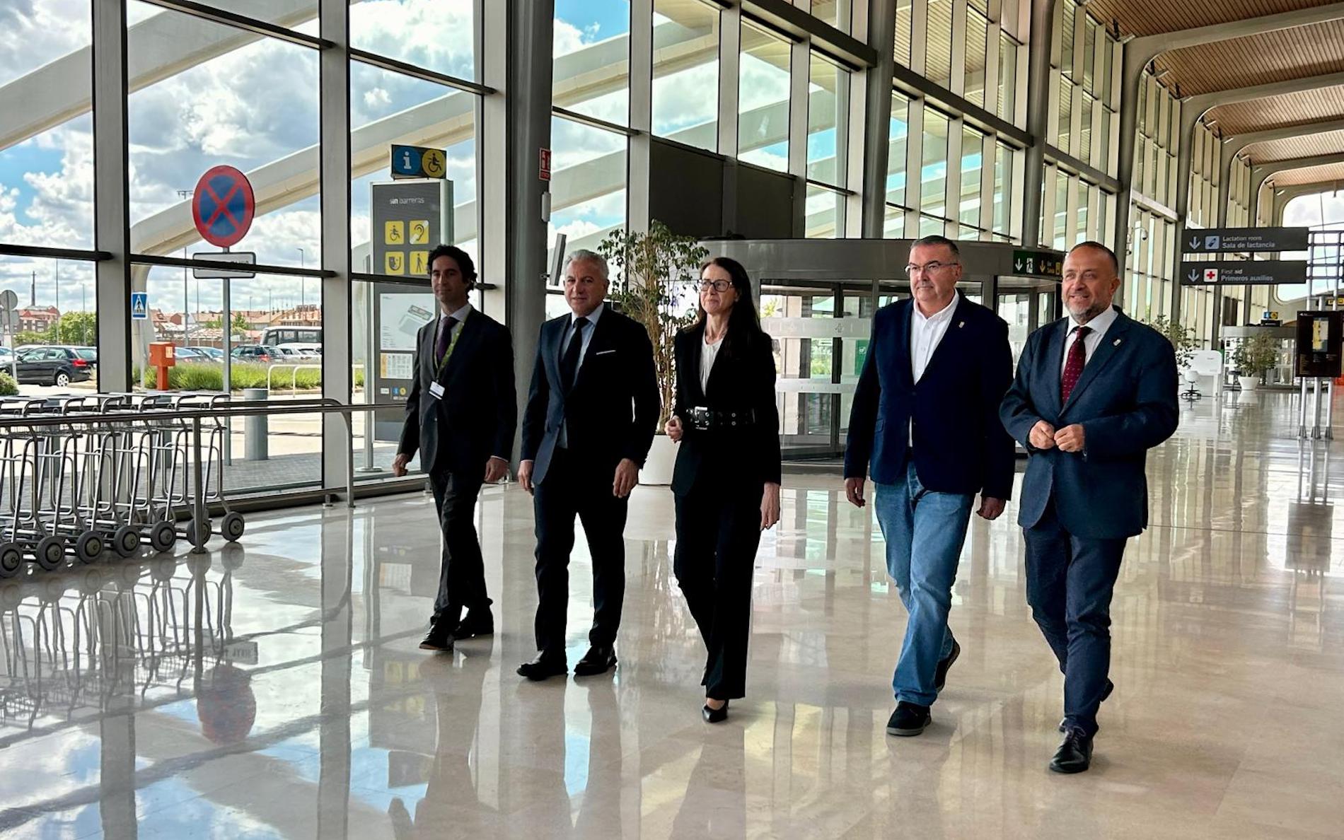 La Diputación de León se ha comproimetido a mejorar los accesos del aeropuerto para facilitar el proyecto.