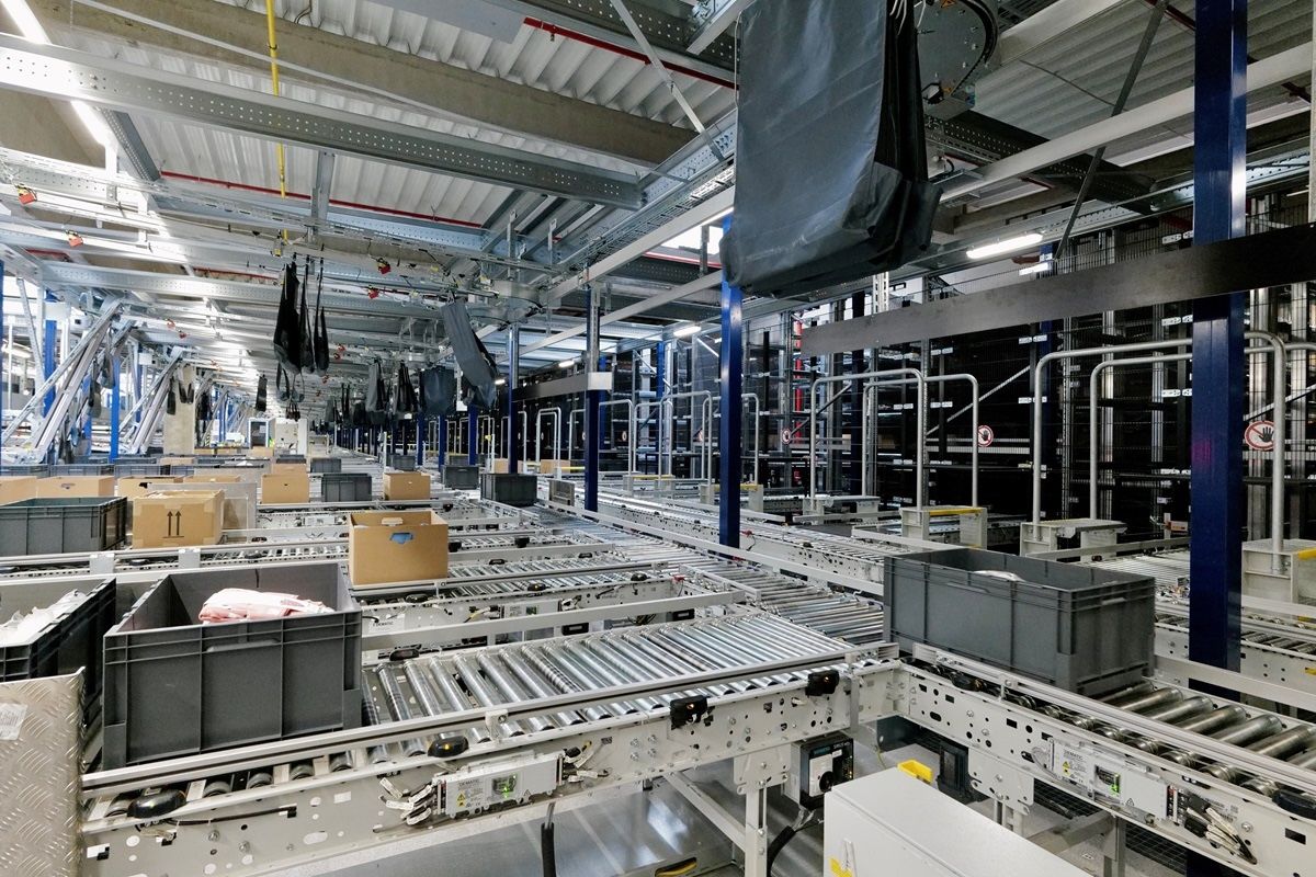 Centro logistico Accolade automatizacion