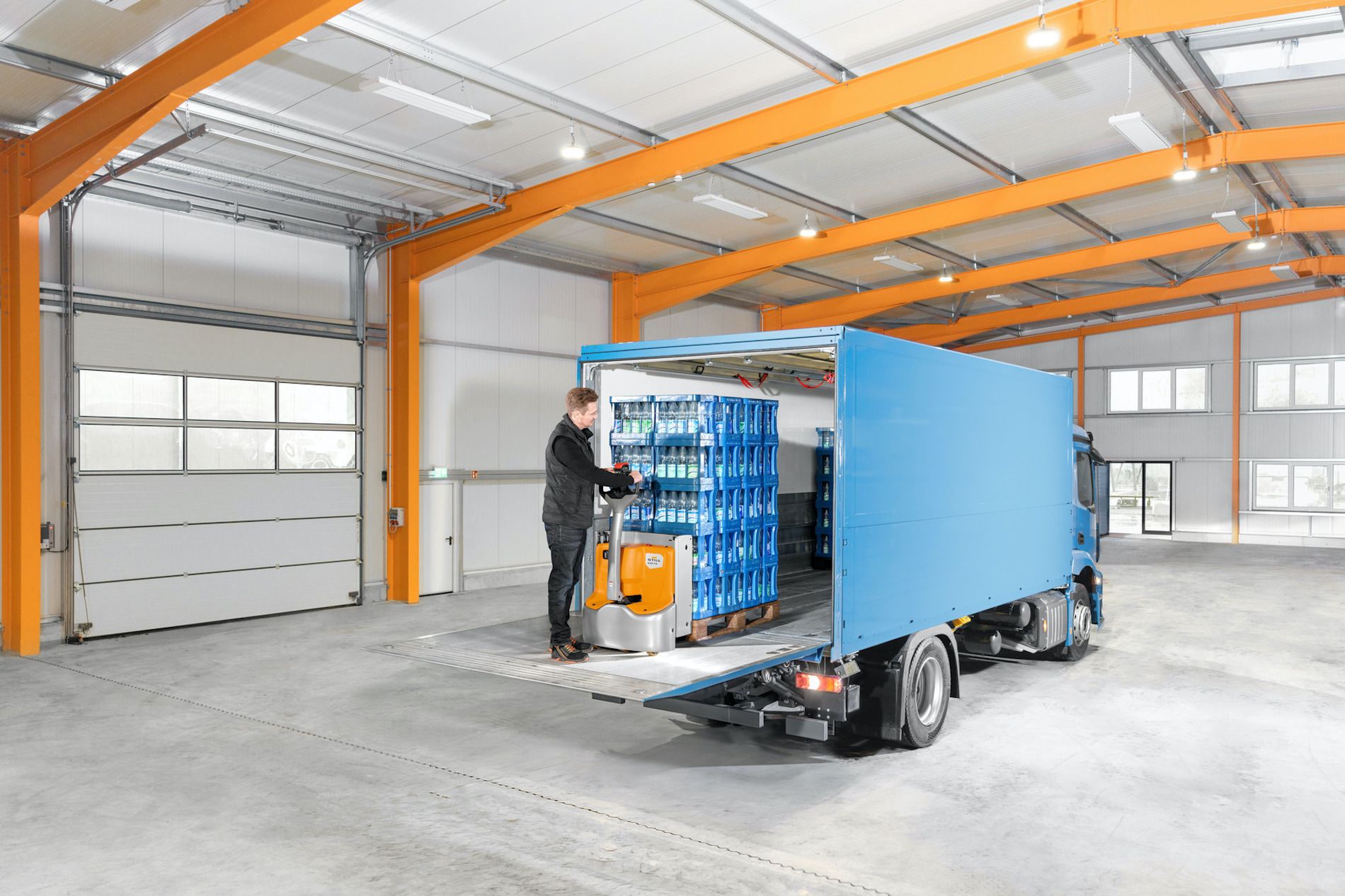 Still transpaleta en camion Still transpaleta en camion