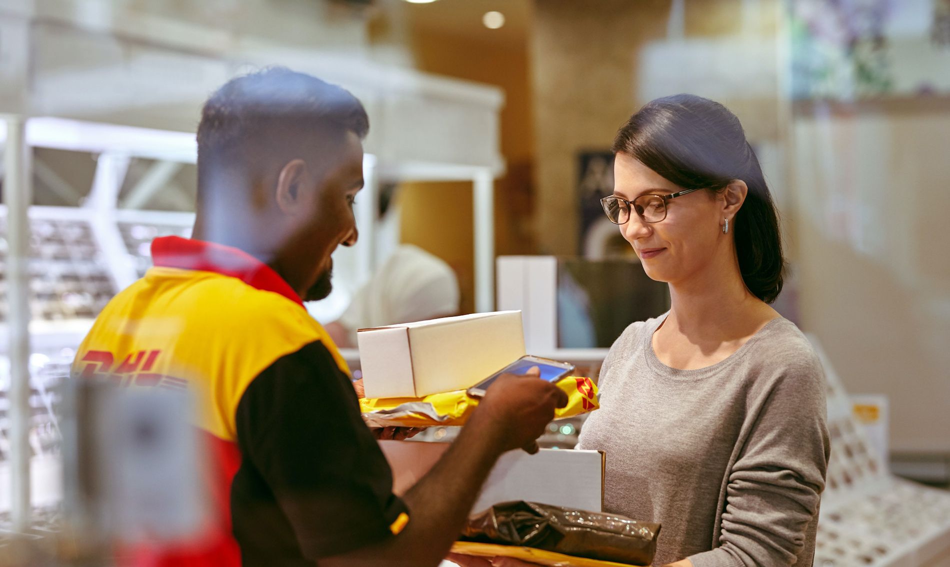 dhl ecommerce usps