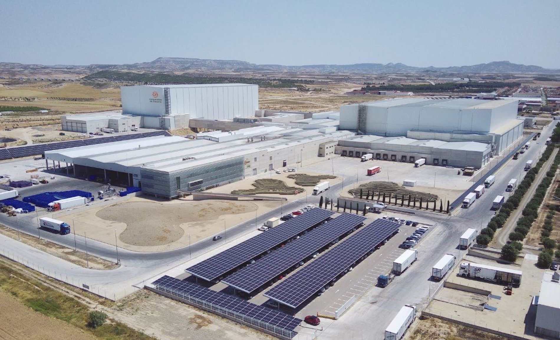 El proyecto tiene los objetivos de optimizar la superficie y el volumen refrigerado.