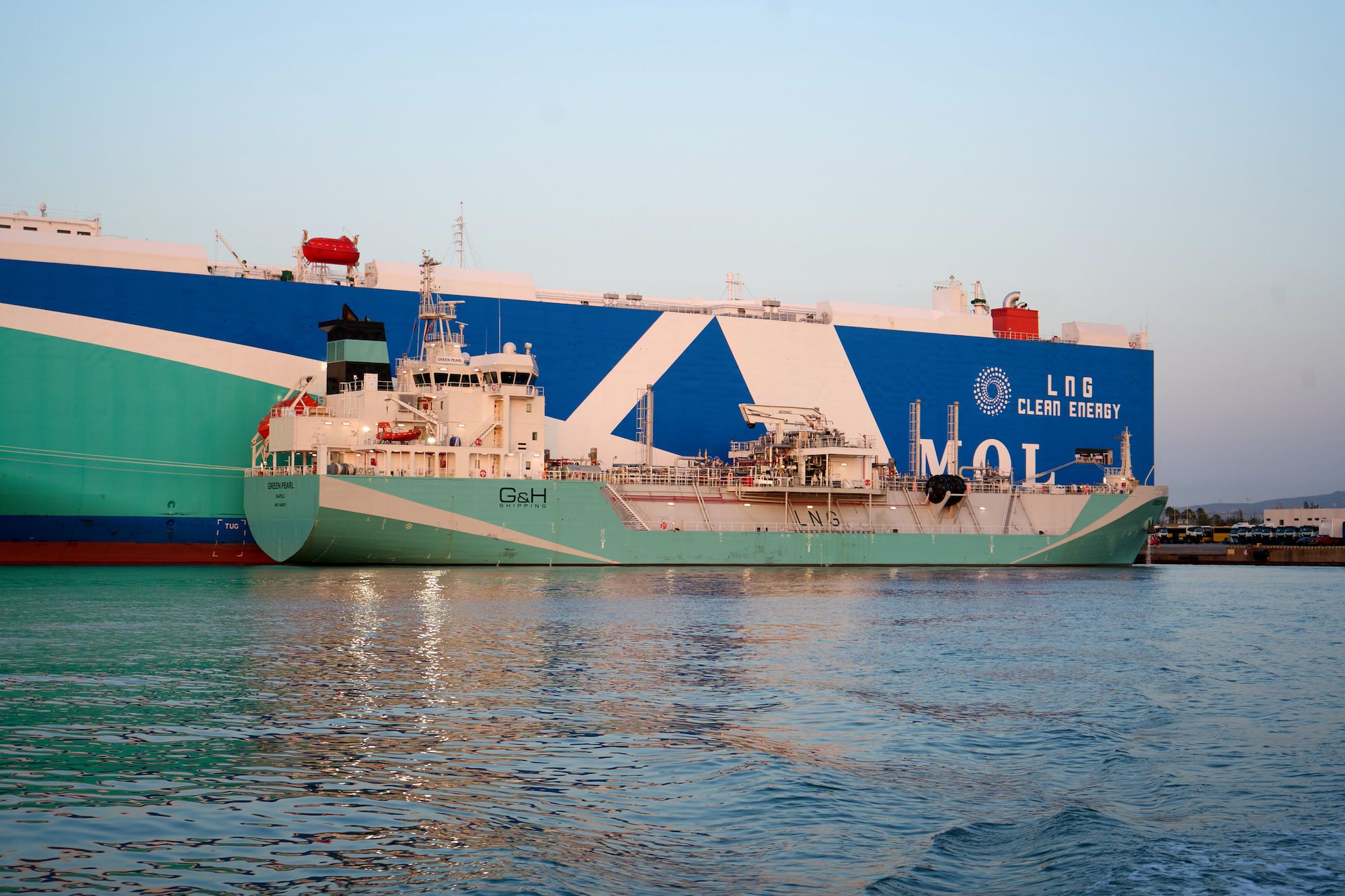 bunkering a buque de MOL desde Green Pearl   Axpo