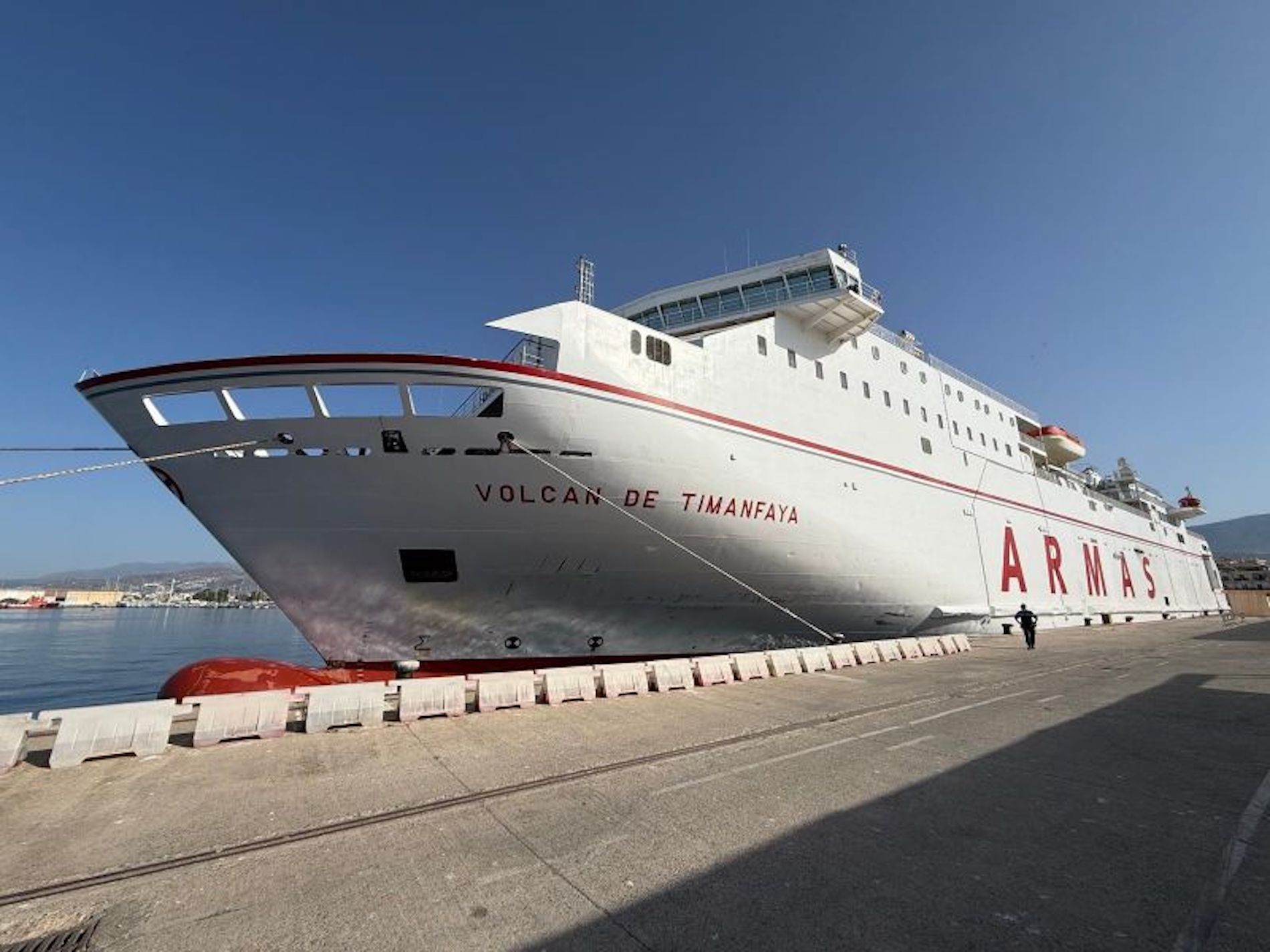 Ferry Volcan Timanfaya puerto Motril