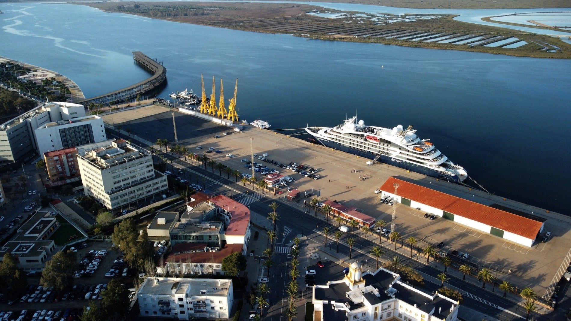 El proyecto se enmarca en la mejora de la interacción entre el puerto y la capital onubense.